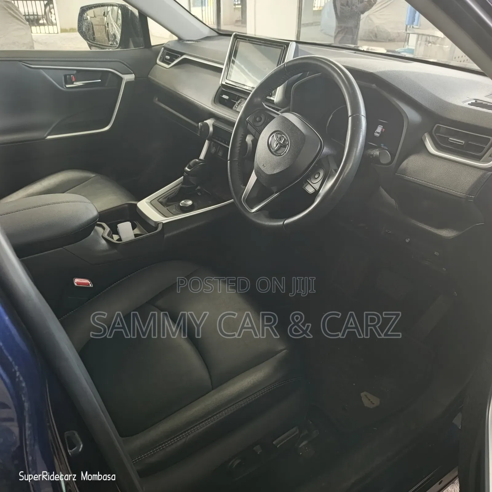 Toyota RAV4 Hybrid 2021 Blue