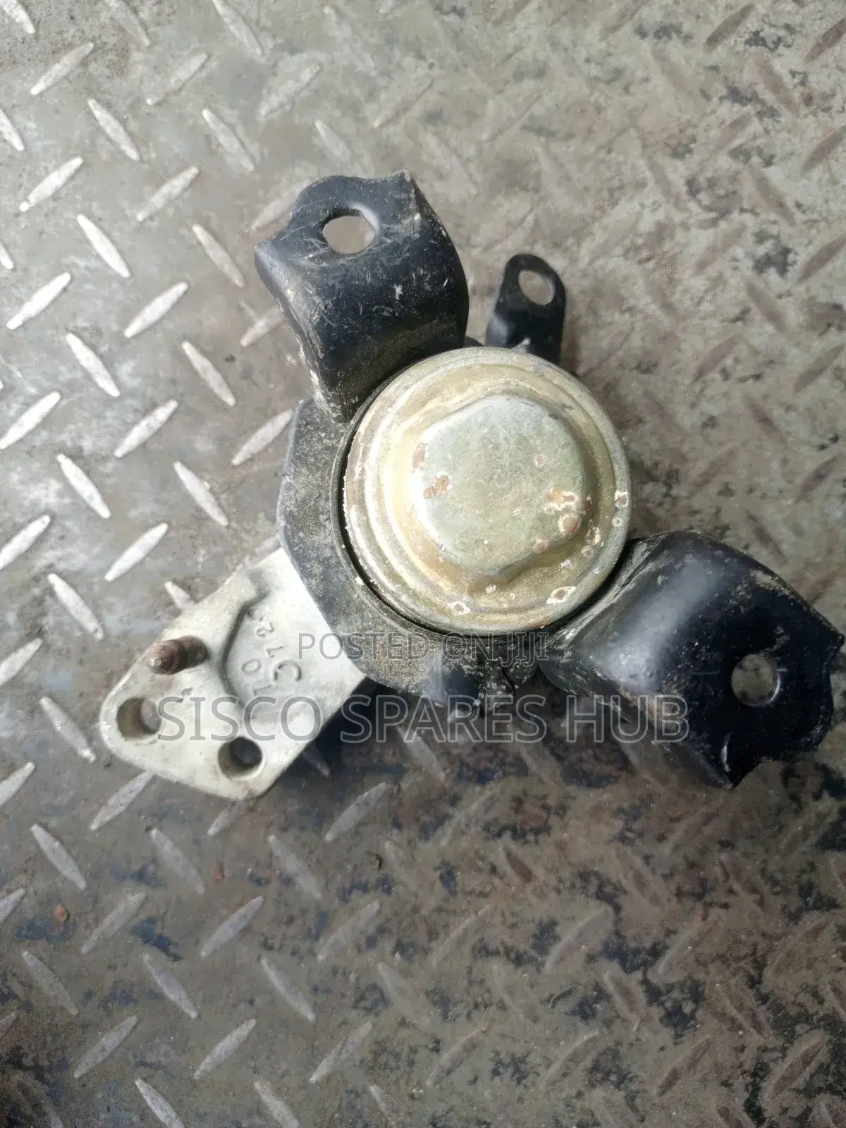 Engine Mount Nze