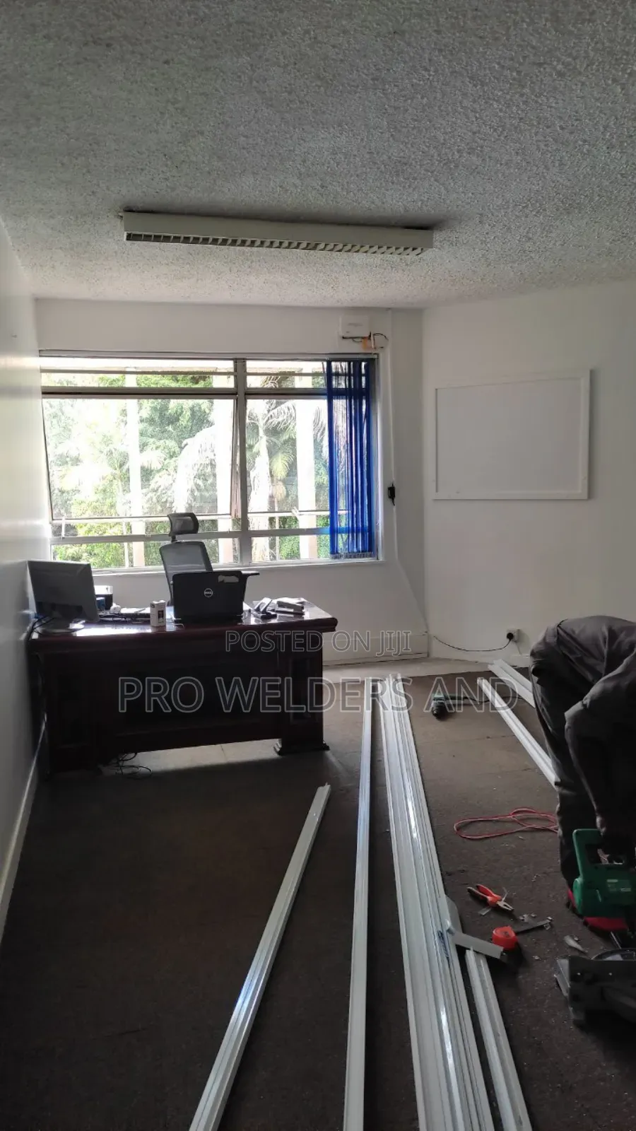 Aluminum Glass Partitions – Modern Office Upgrade"