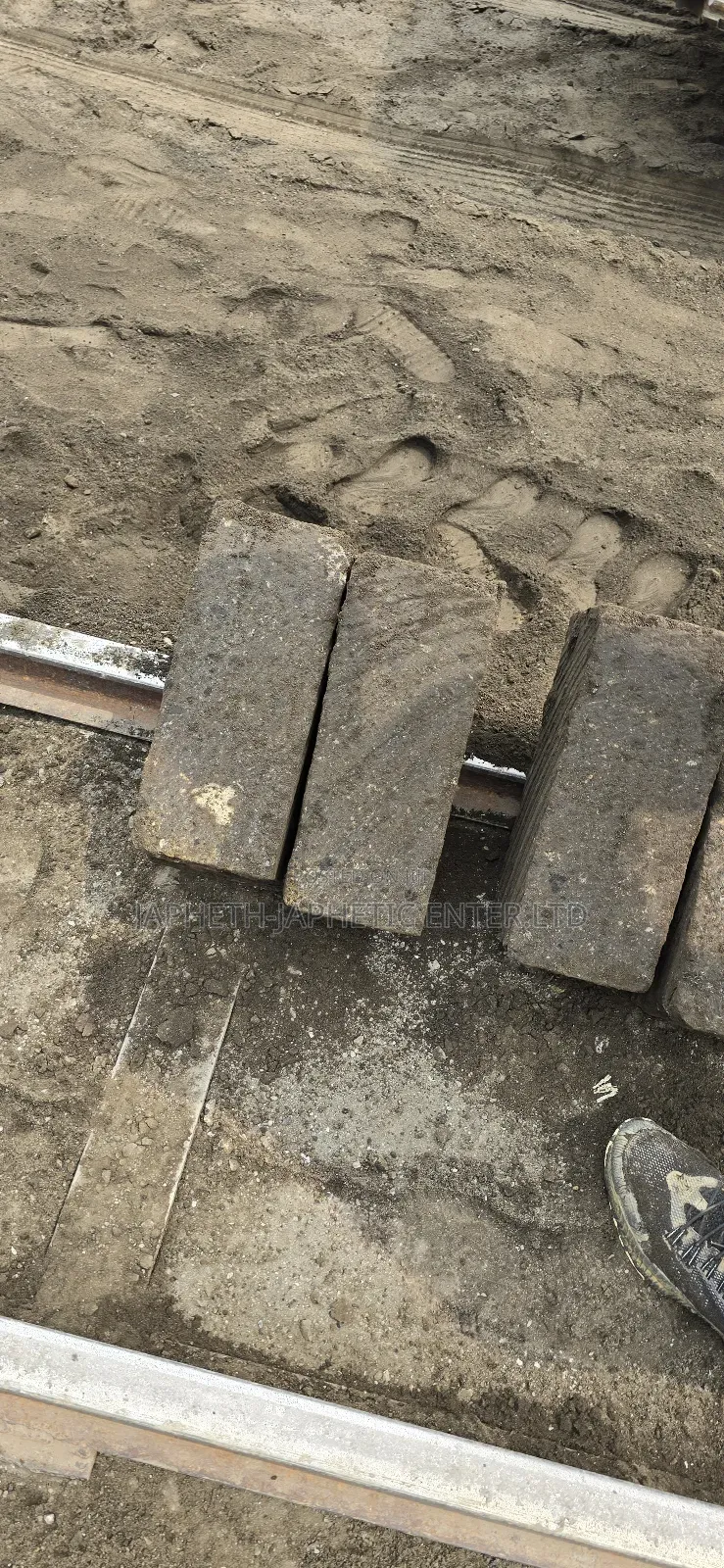 Ndarugo Machine Cut Stones