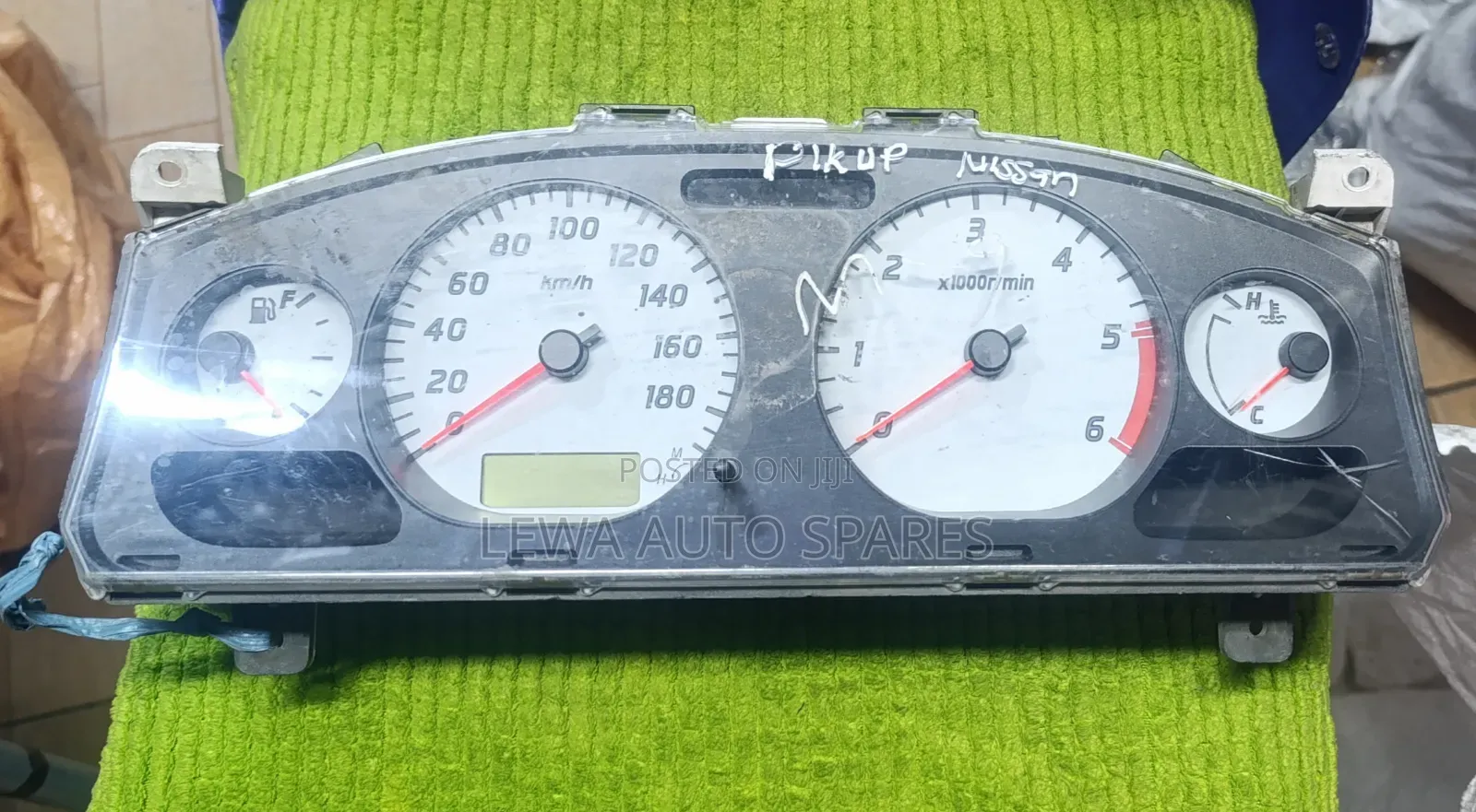 Clock For Nissan Pickup