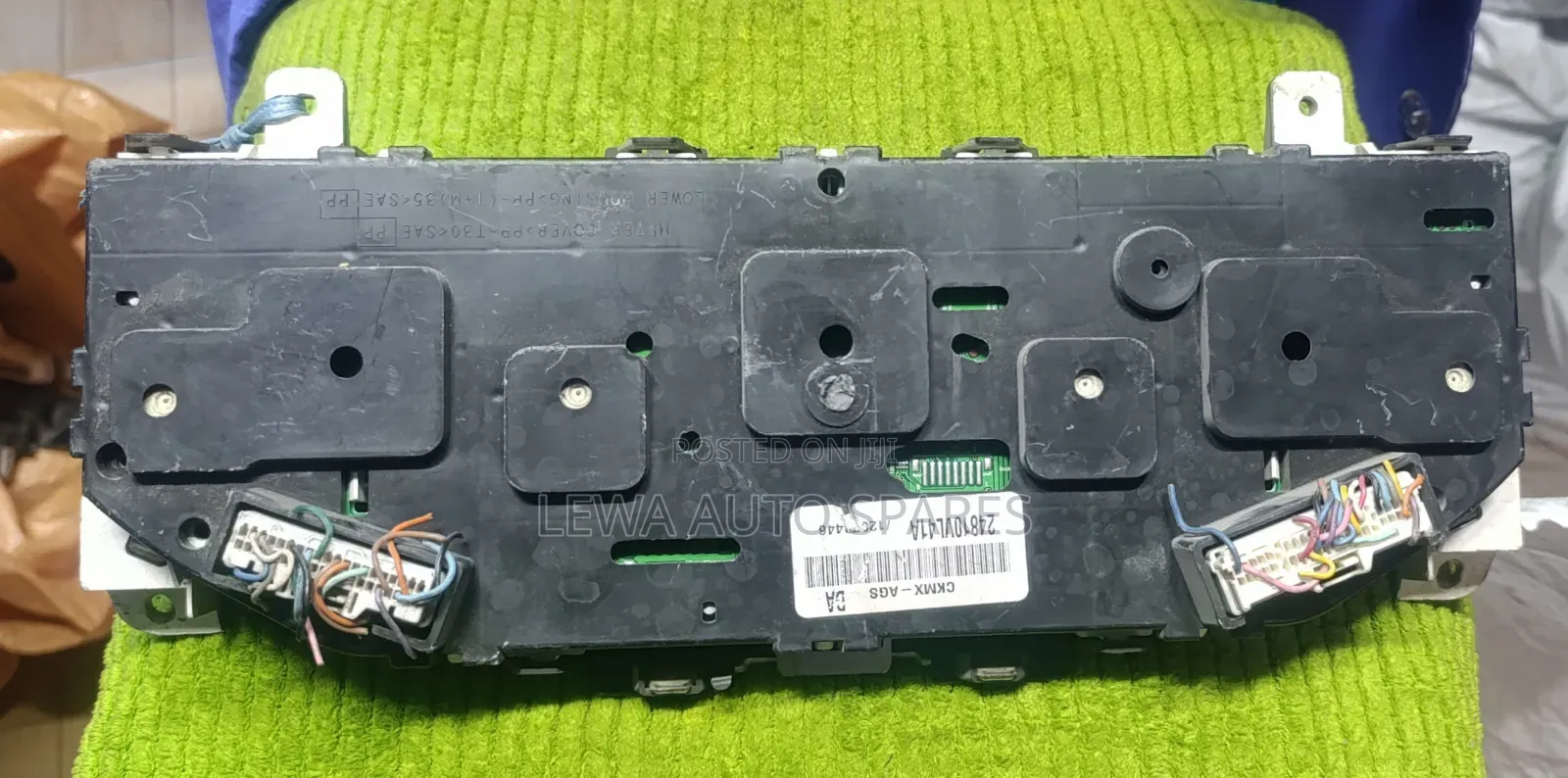 Clock For Nissan Pickup