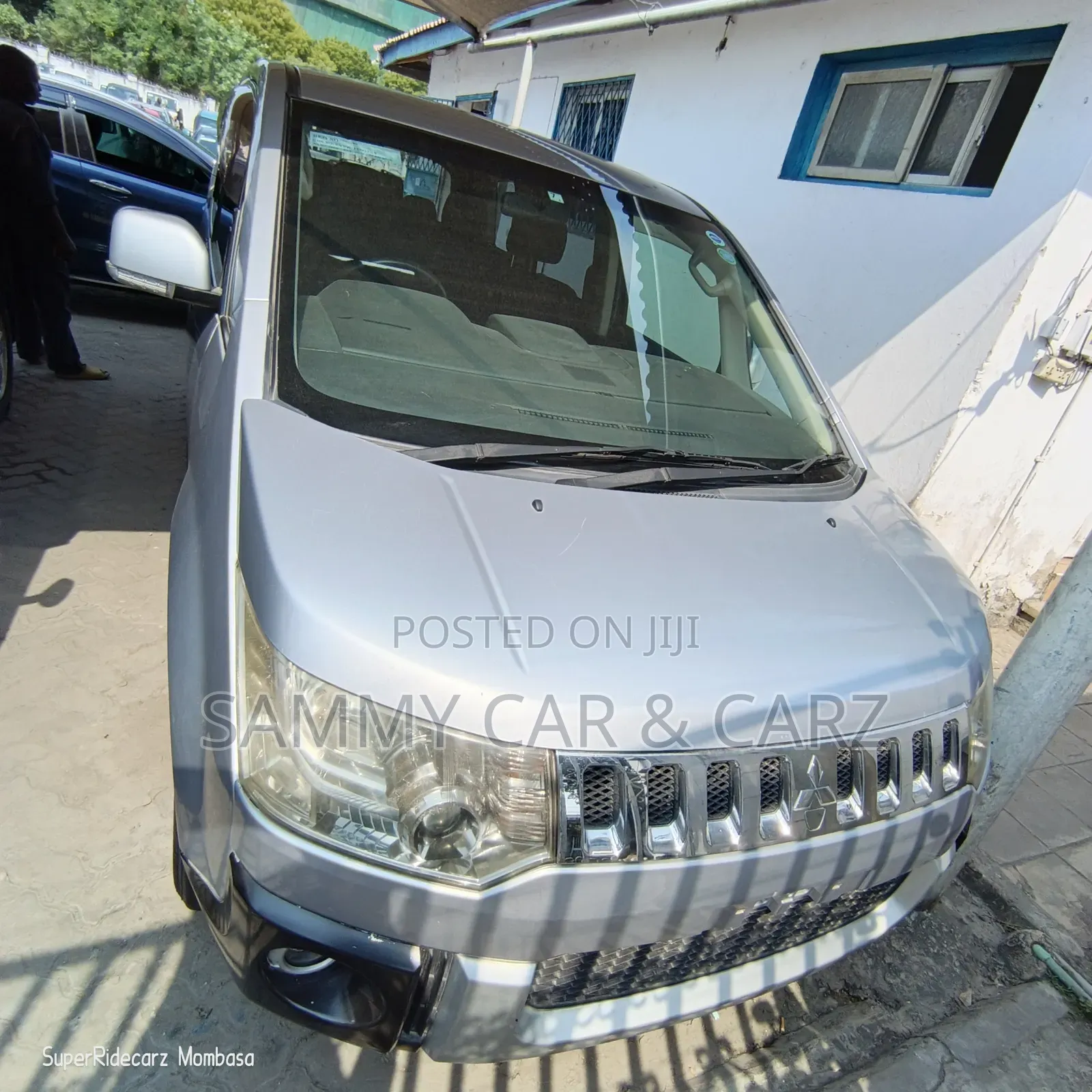 Mitsubishi Delica 2018 Silver