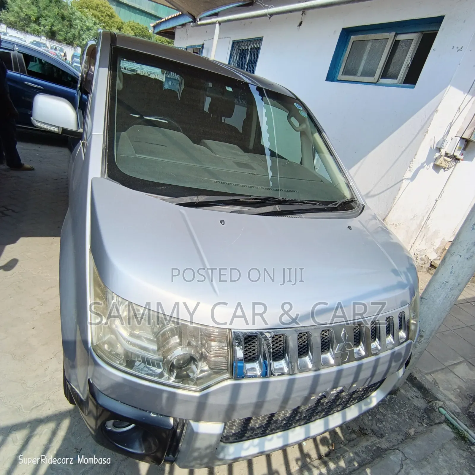 Mitsubishi Delica 2018 Silver