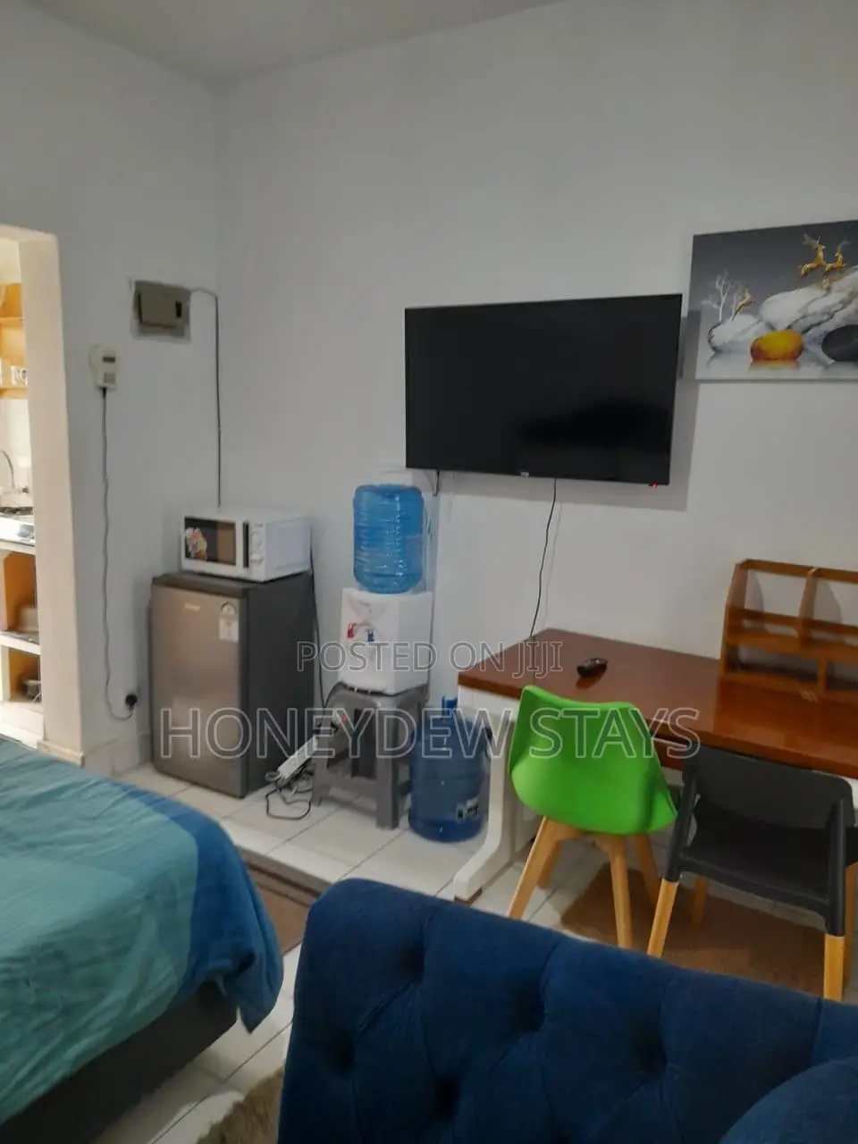 Fully Furnished Executive Studio at Signature Mall