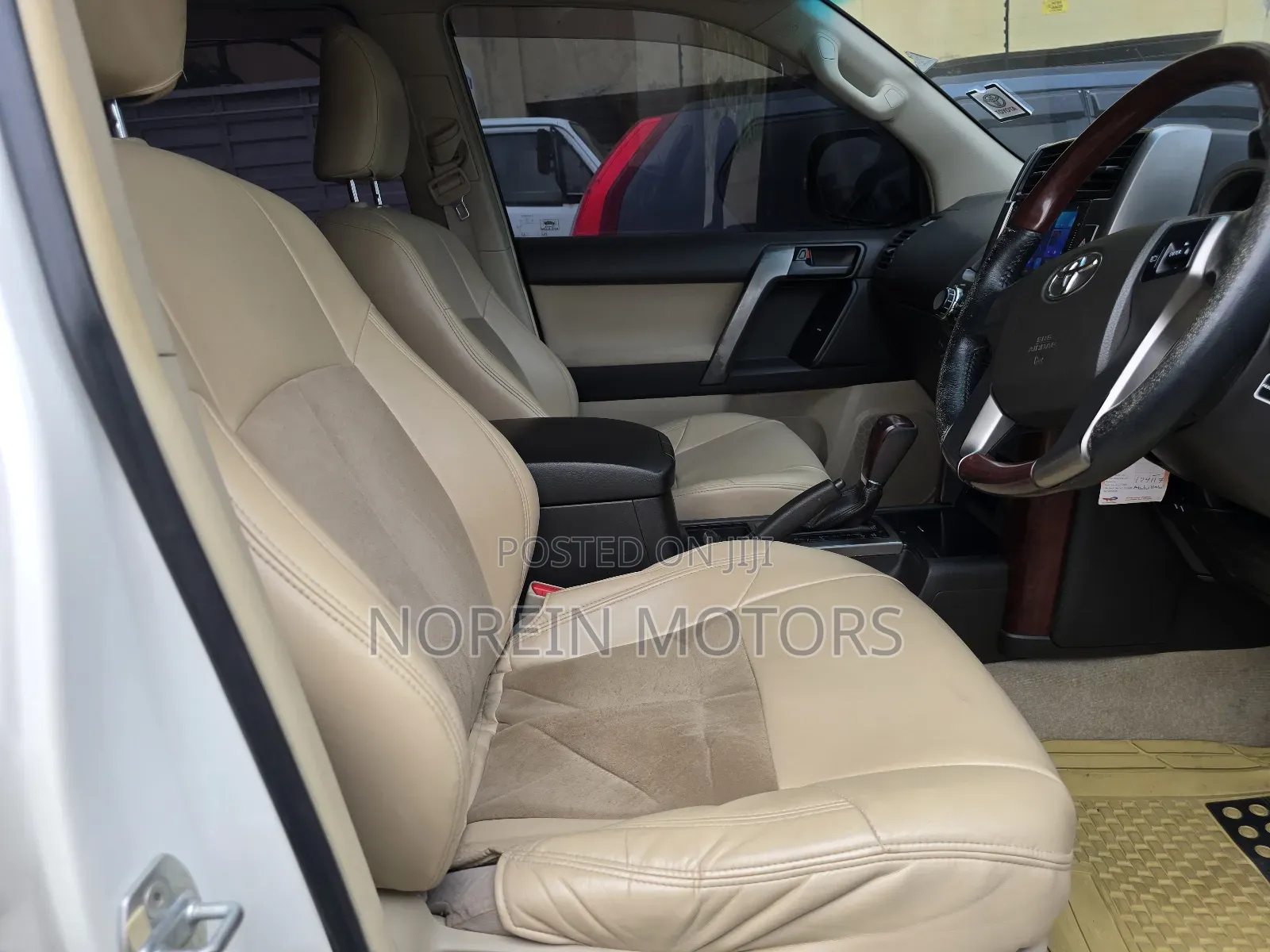 Toyota Land Cruiser Prado 2012 White
