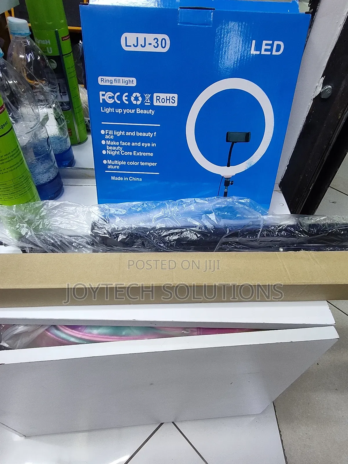 12" Dimmable Usb Ring Light for Smartphones.
