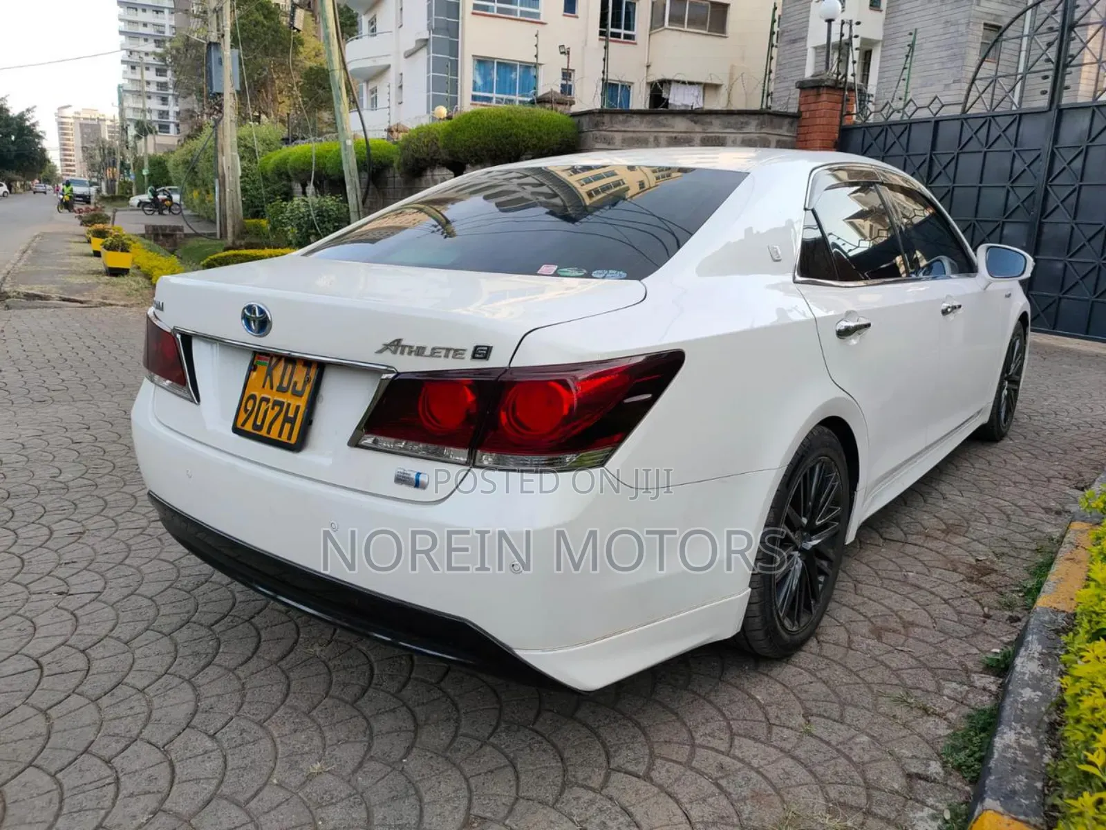 Toyota Crown 2015 Pearl