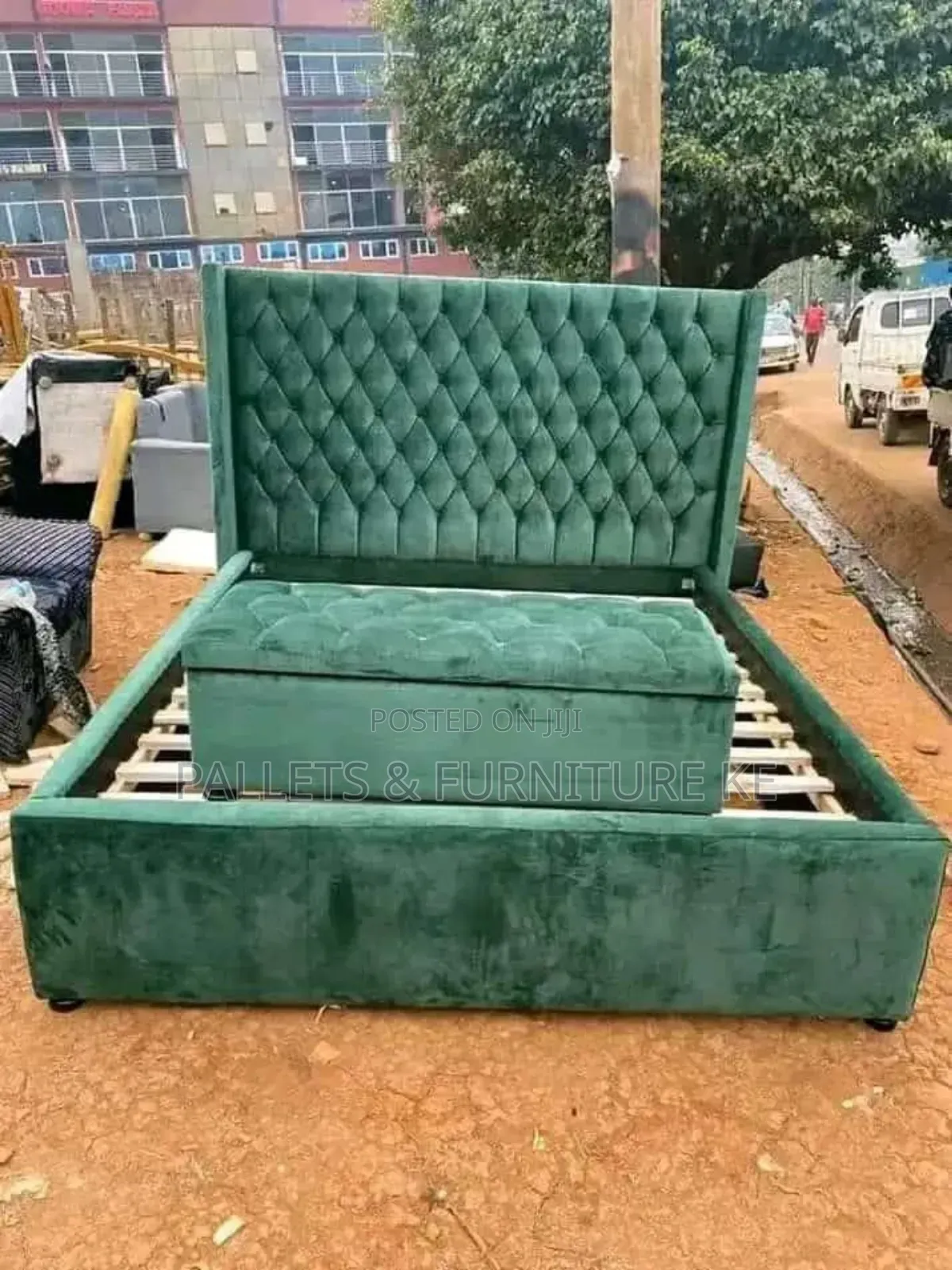 The Green Emerald Upholstered Bed