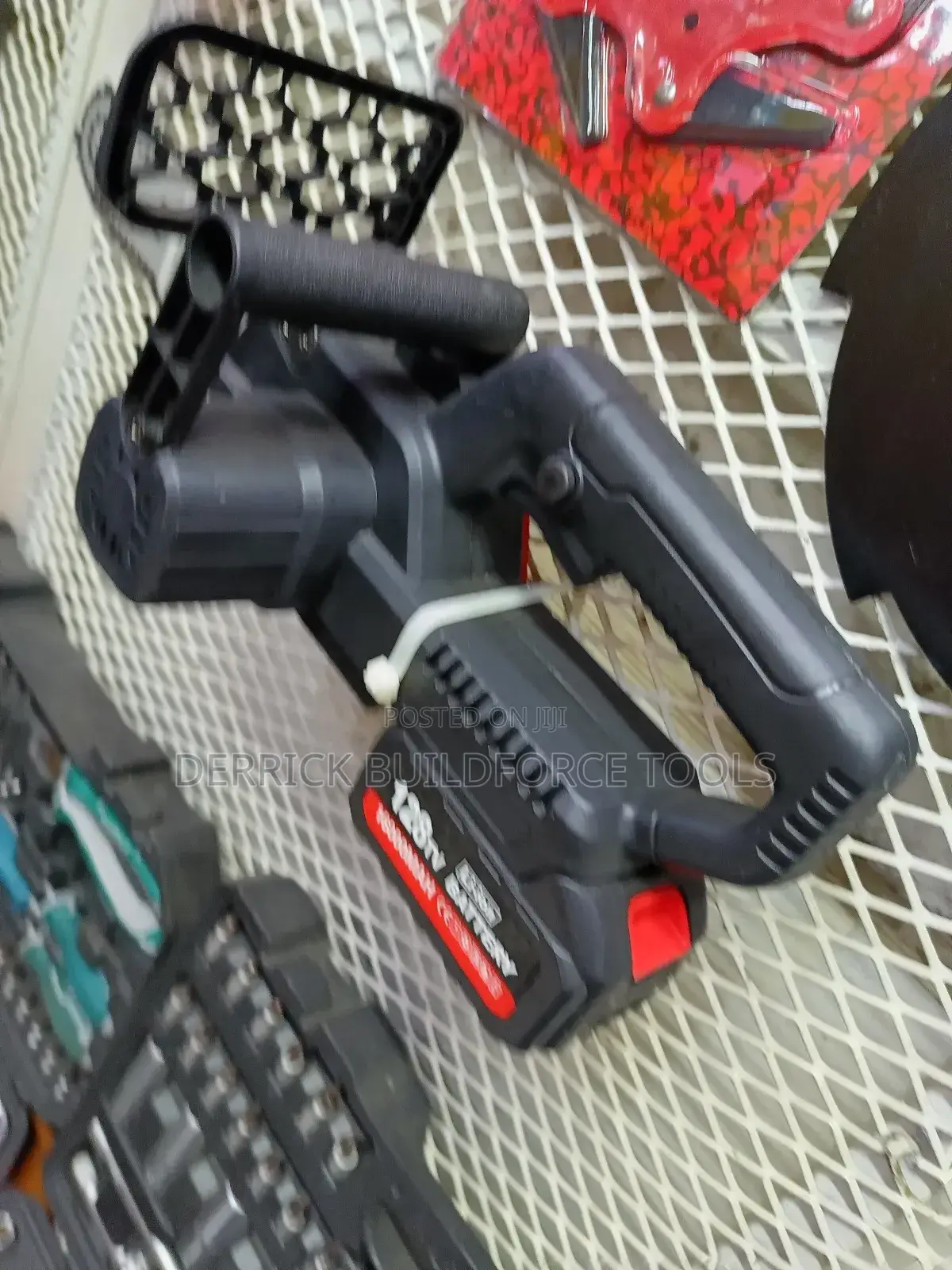 A Great 12" Cordless Chainsaw