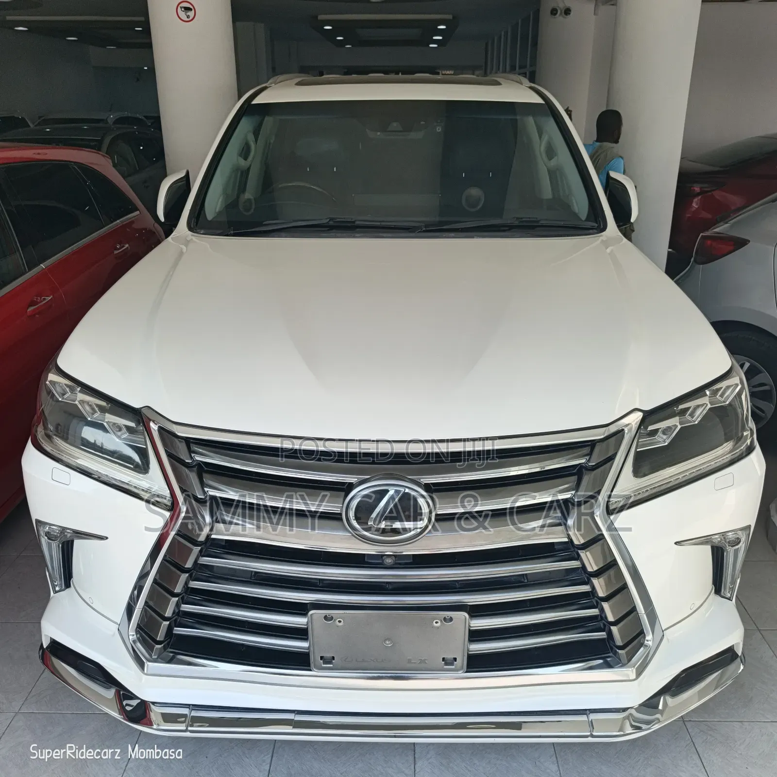 Lexus LX 570 AWD 2017 White