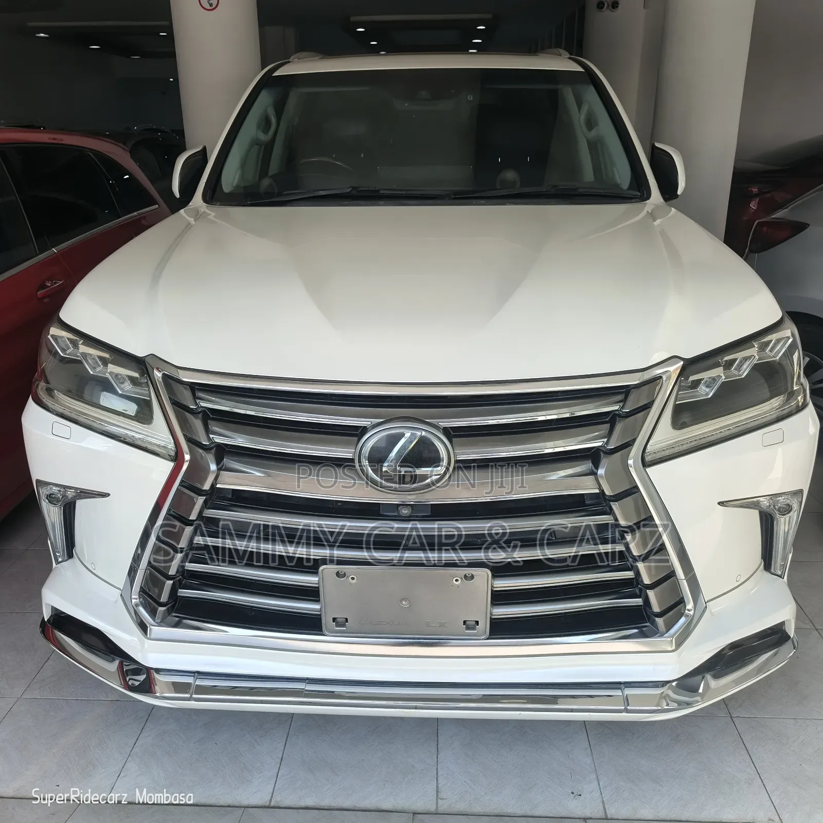 Lexus LX 570 AWD 2017 White