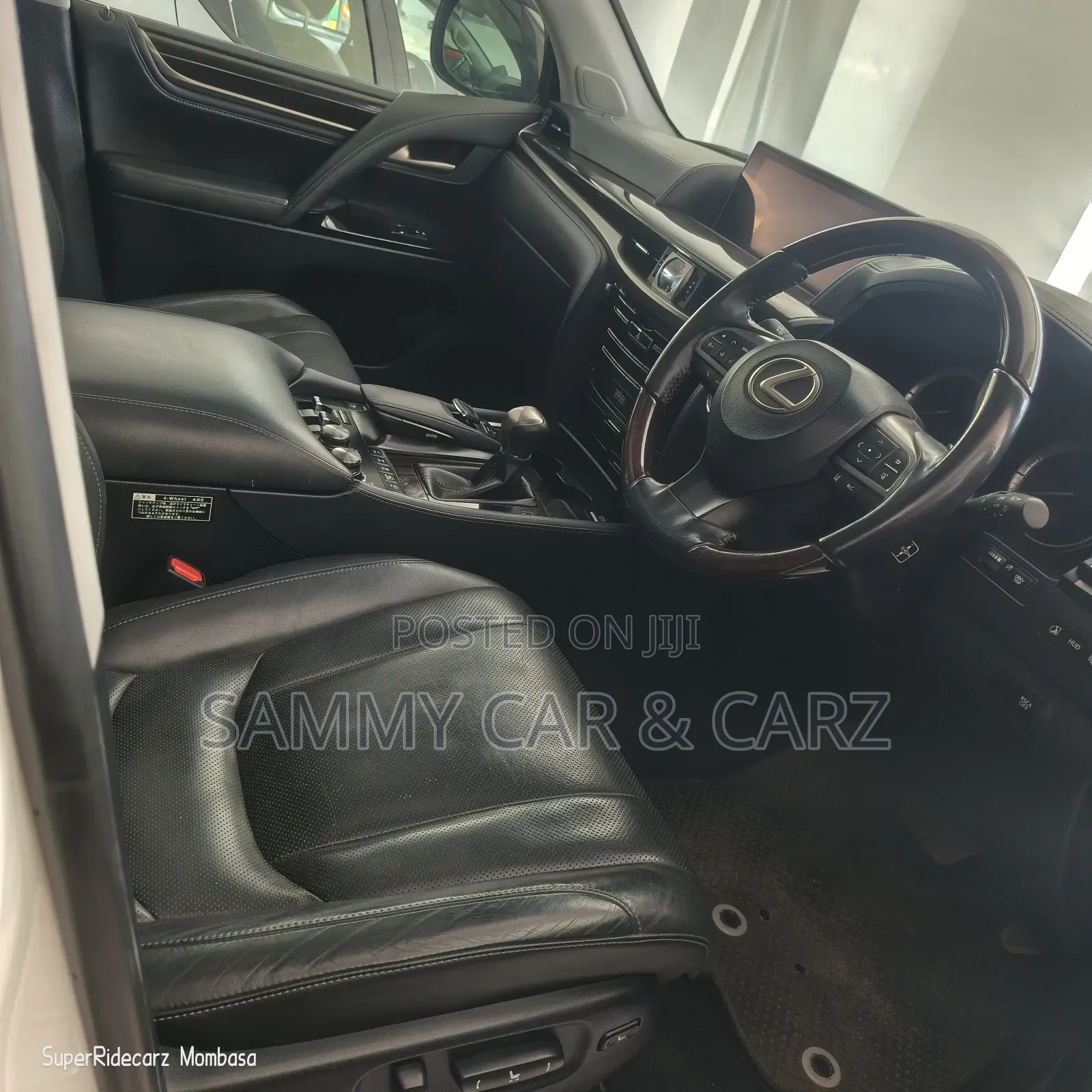 Lexus LX 570 AWD 2017 White