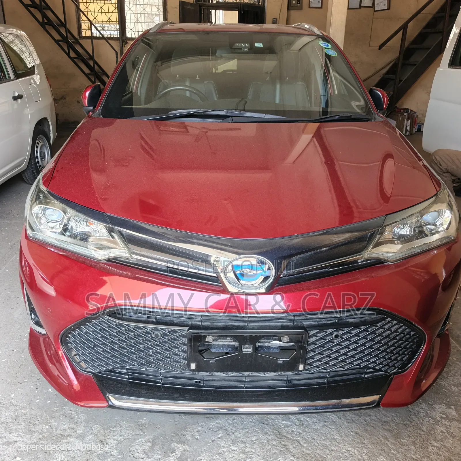 Toyota Corolla Fielder 1.5 Hybrid FWD 2018 Maroon