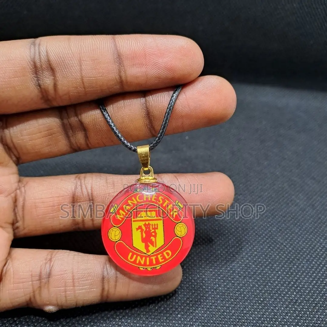 Manchester United Team Logo Necklace Pendant Soccer Gift Fan