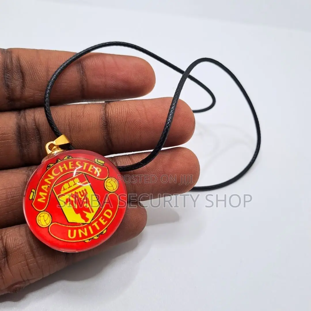 Manchester United Team Logo Necklace Pendant Soccer Gift Fan