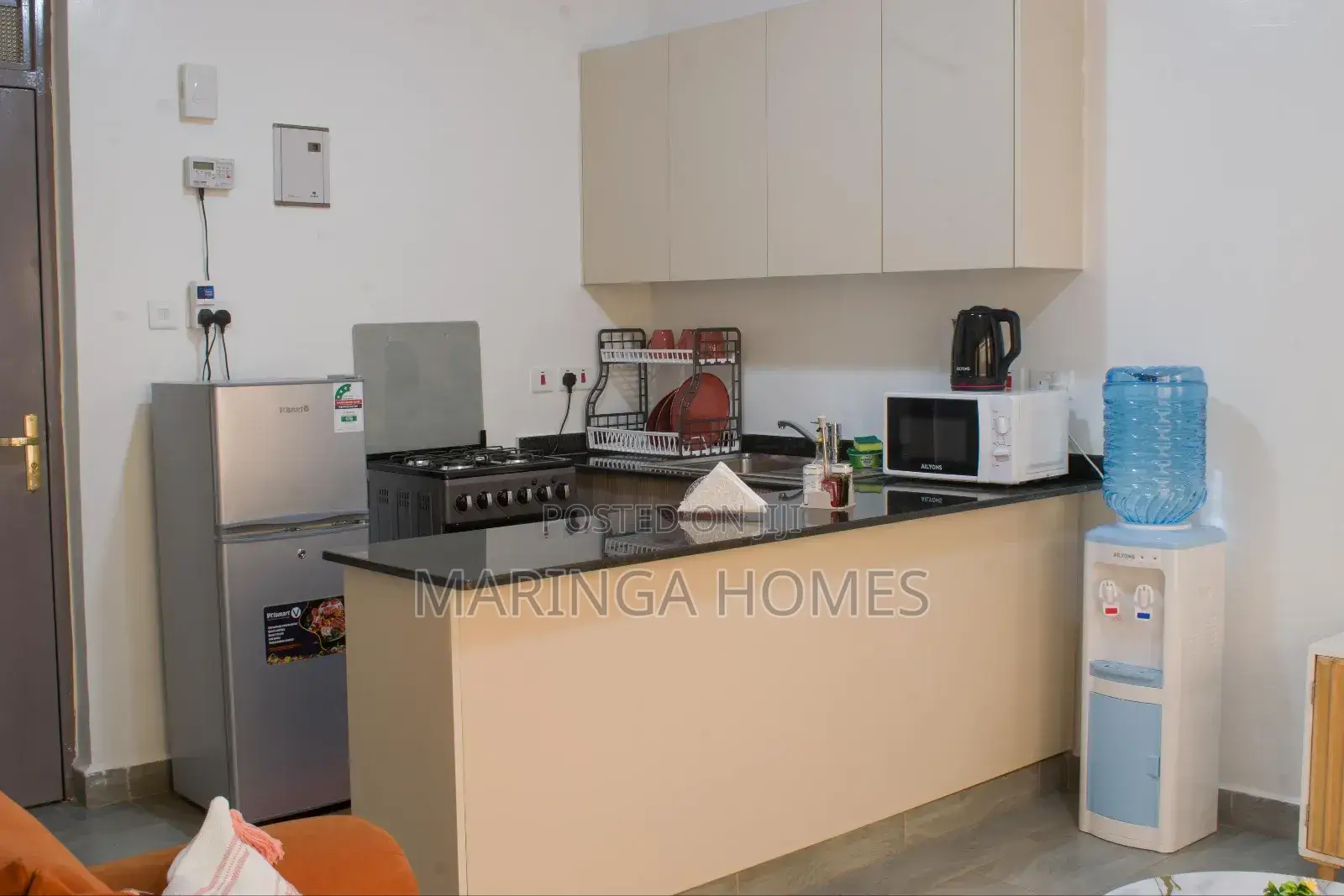 Modern Furnished Studio Airbnb in Ruaka