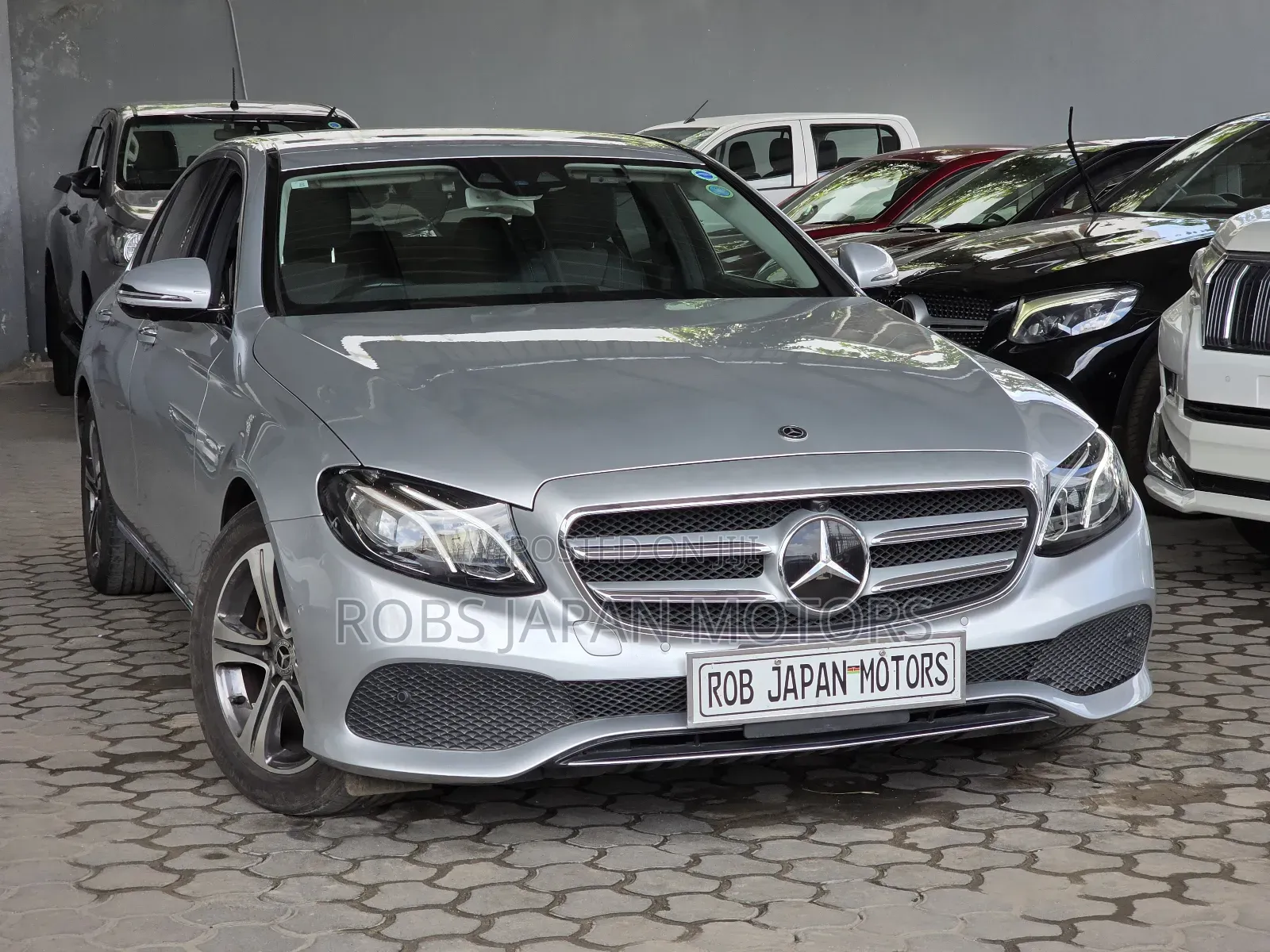 Mercedes-Benz E200 2018 Ivory