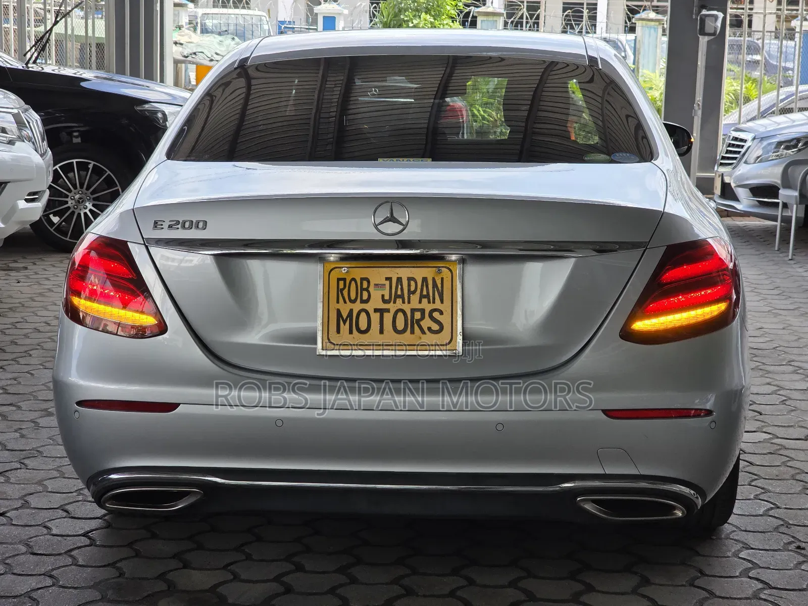 Mercedes-Benz E200 2018 Ivory