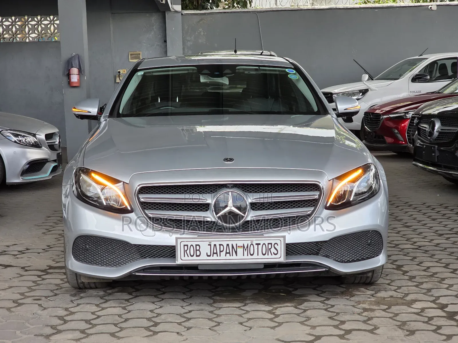 Mercedes-Benz E200 2018 Ivory