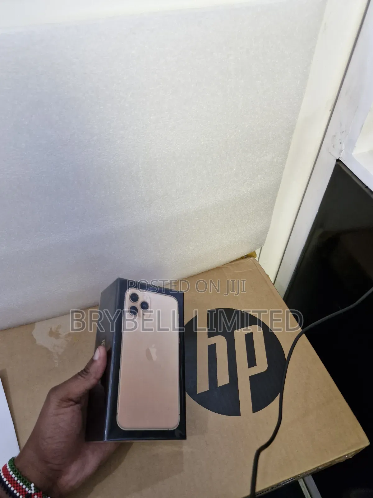 New Apple iPhone 11 Pro 256 GB Gold