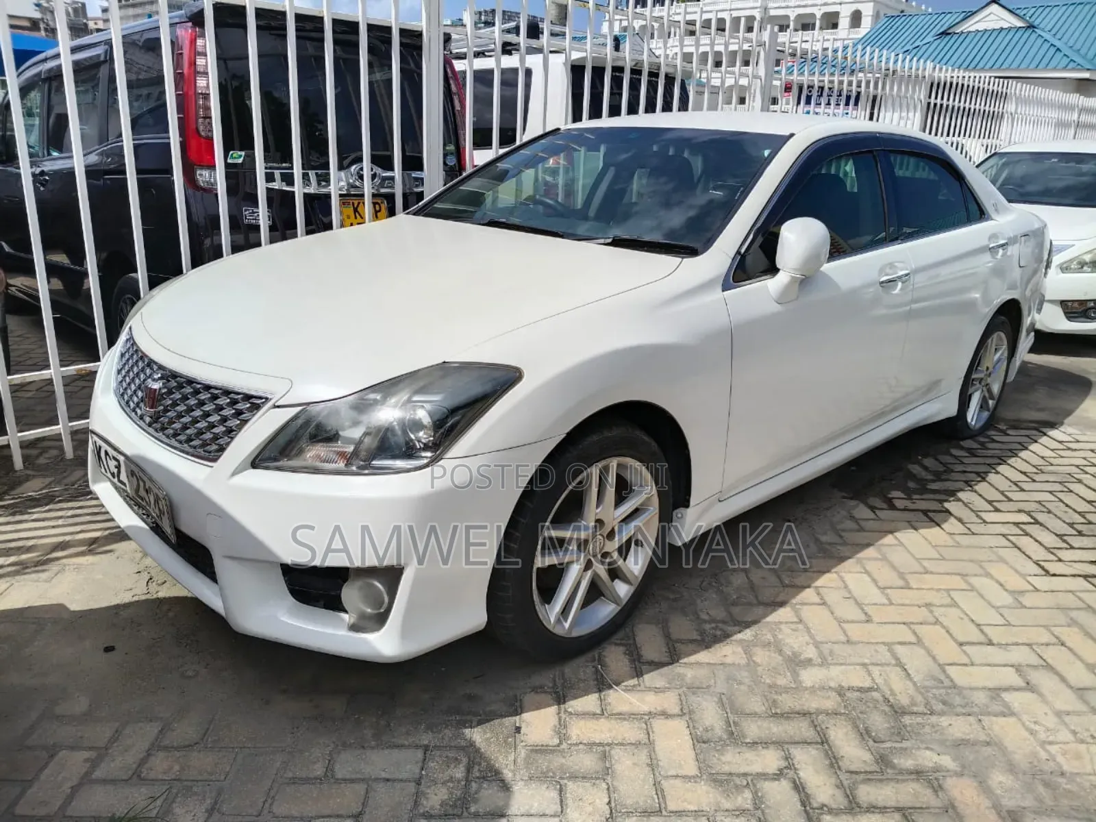 Toyota Crown 2015 Pearl