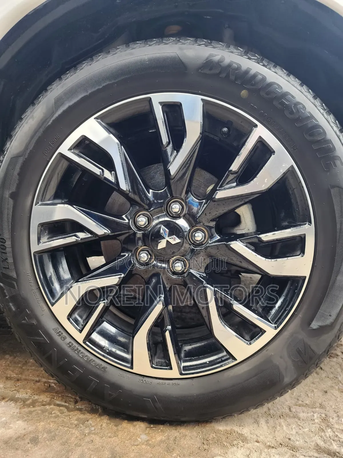 Mitsubishi Outlander 2019 White