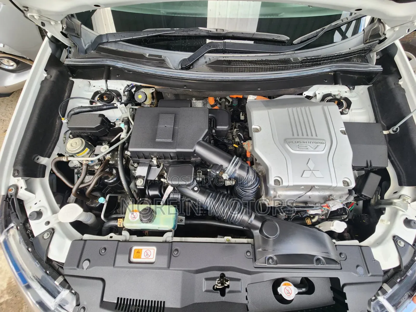 Mitsubishi Outlander 2019 White