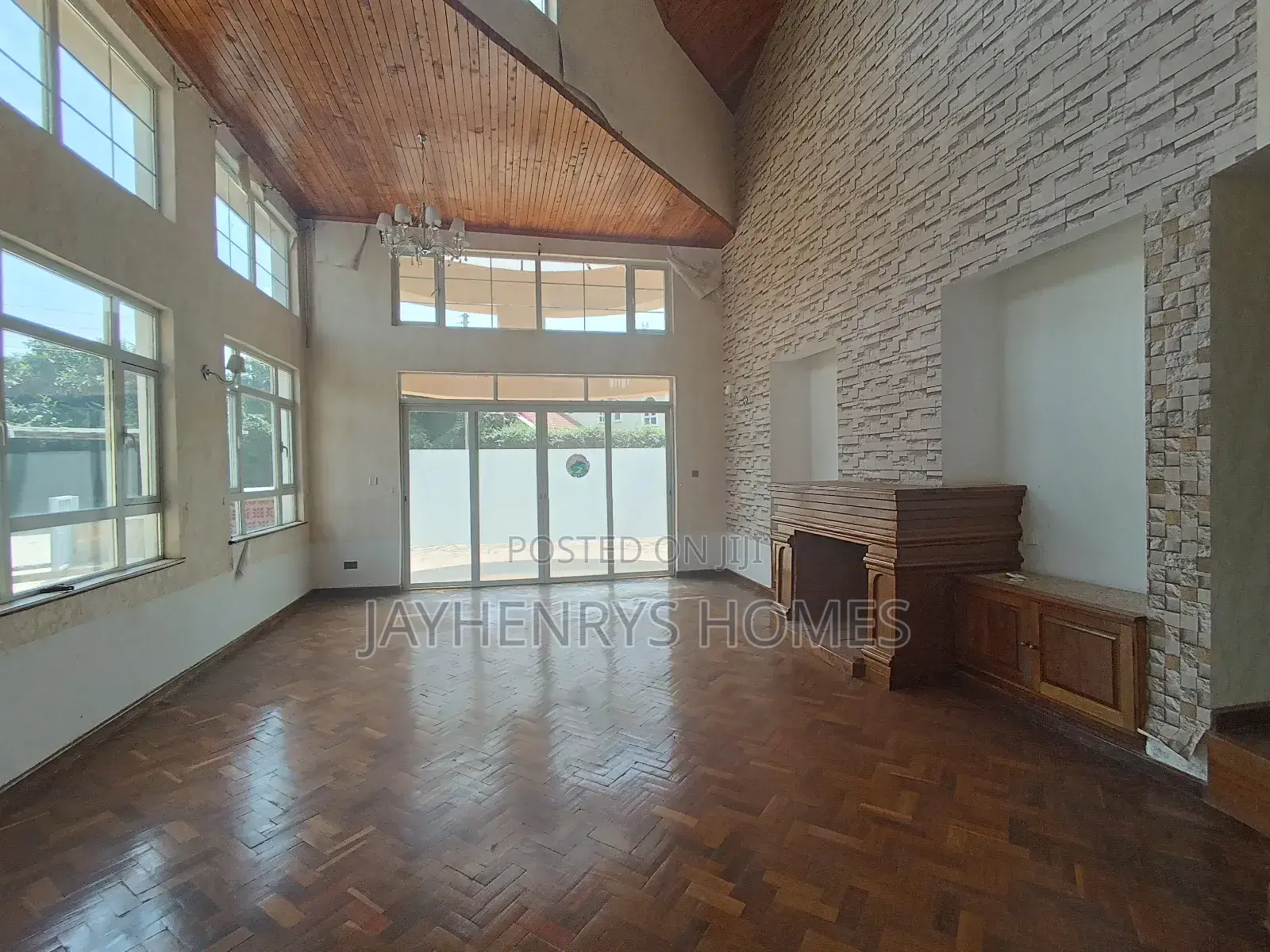 5bdrm House in Roysambu for sale