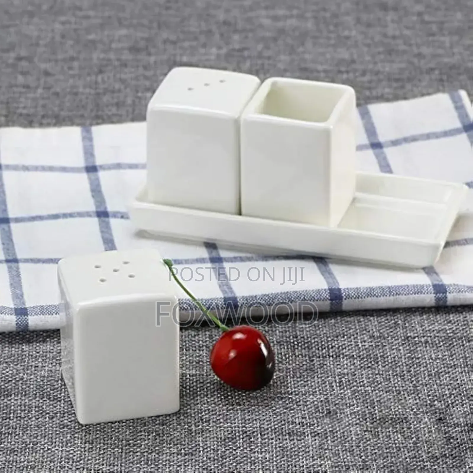 4pc Ceramic Pepper Shaker Square