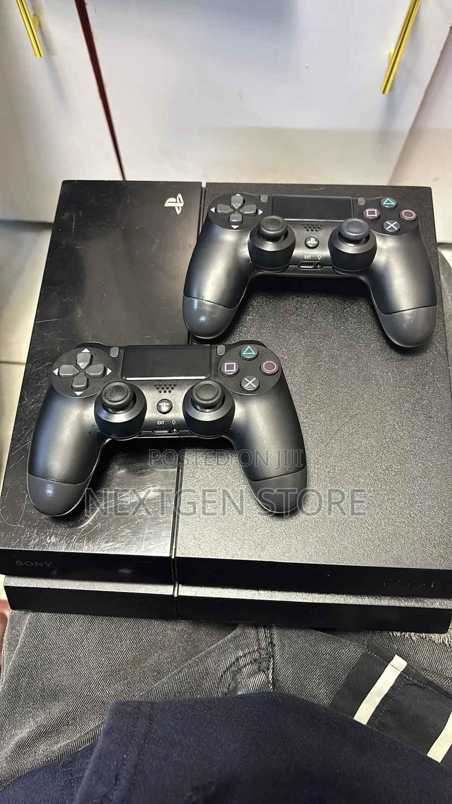 Ps4 Standard 500 Gb With 2 Gaming Pads