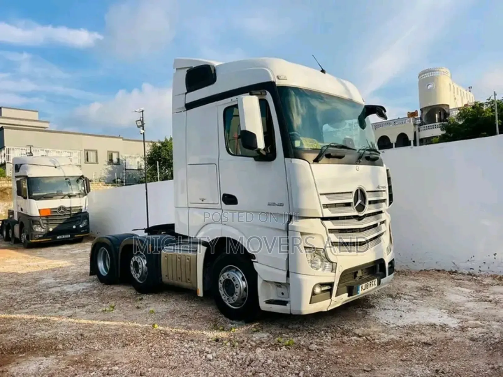 Transit Trailers Available for Transport Services
