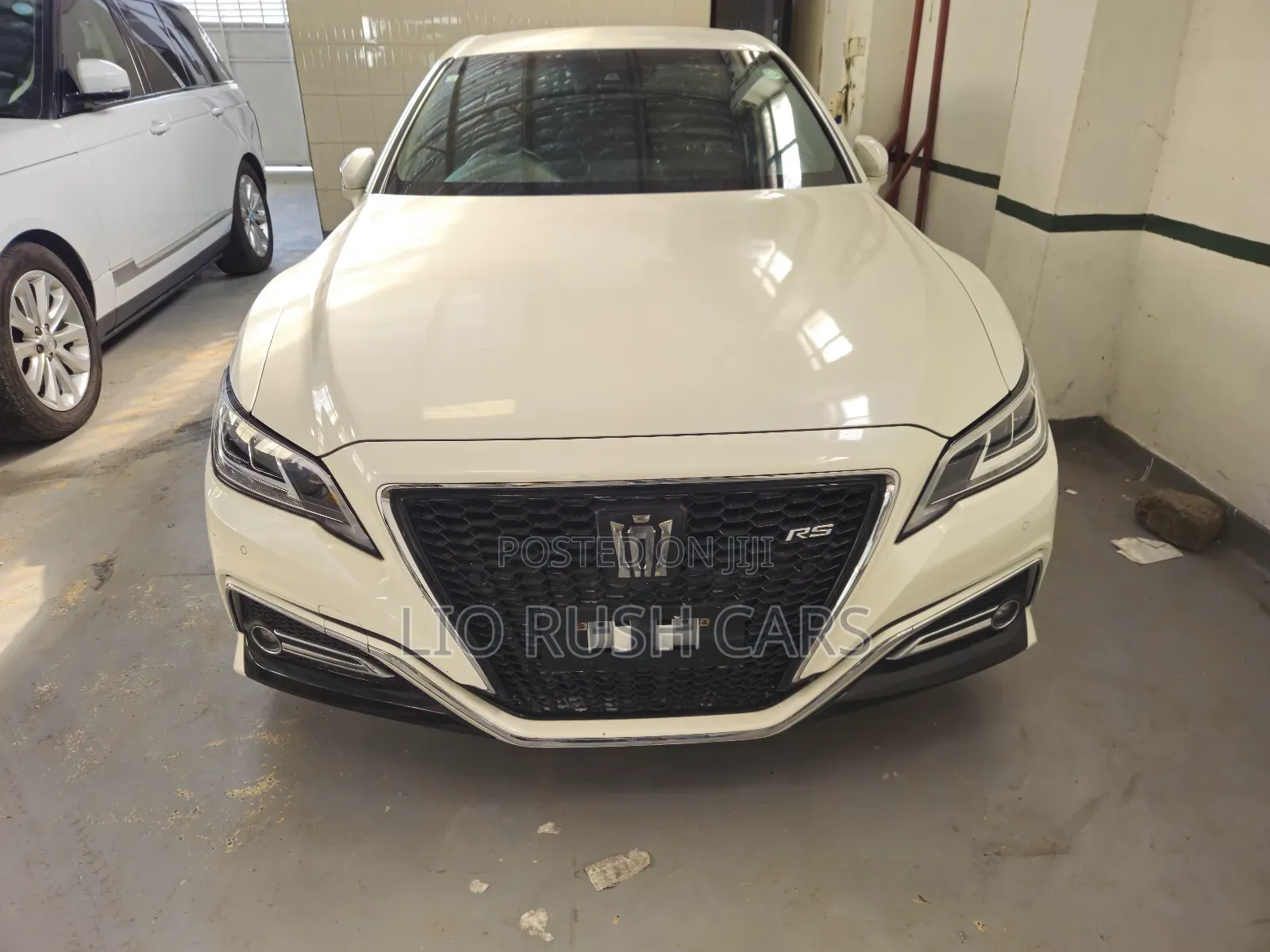 Toyota Crown 2019 White