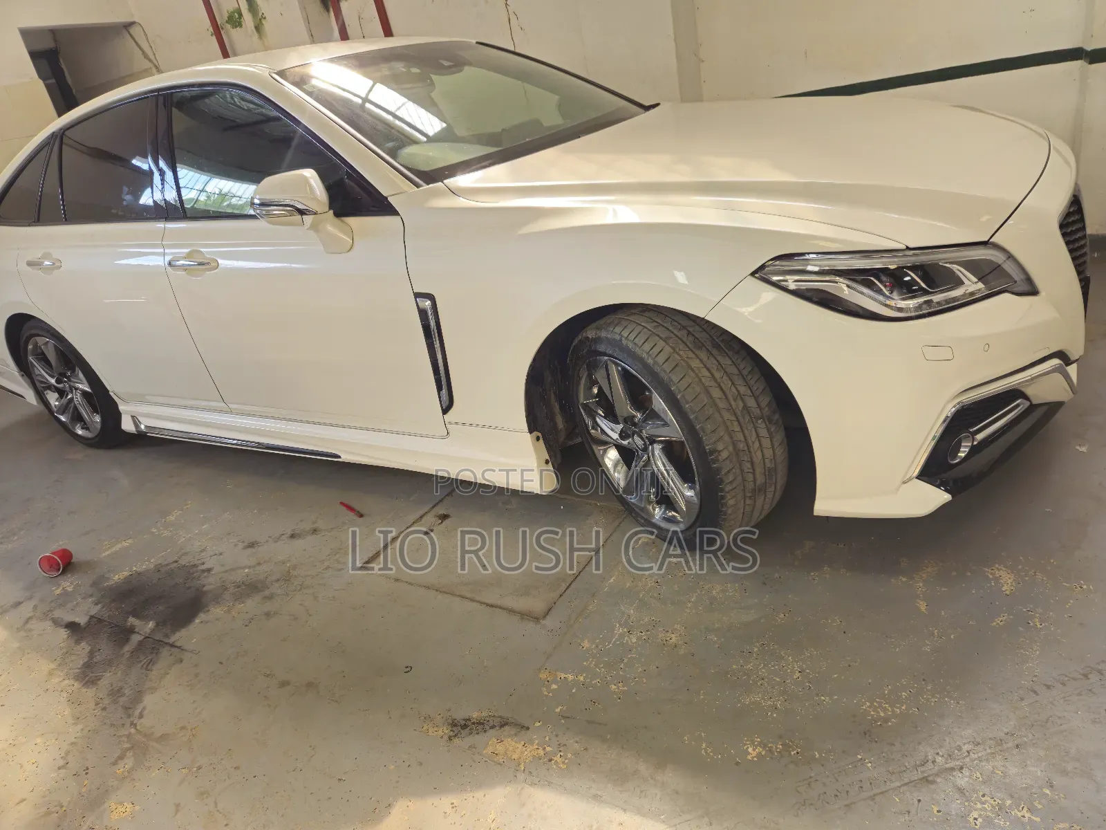 Toyota Crown 2019 White