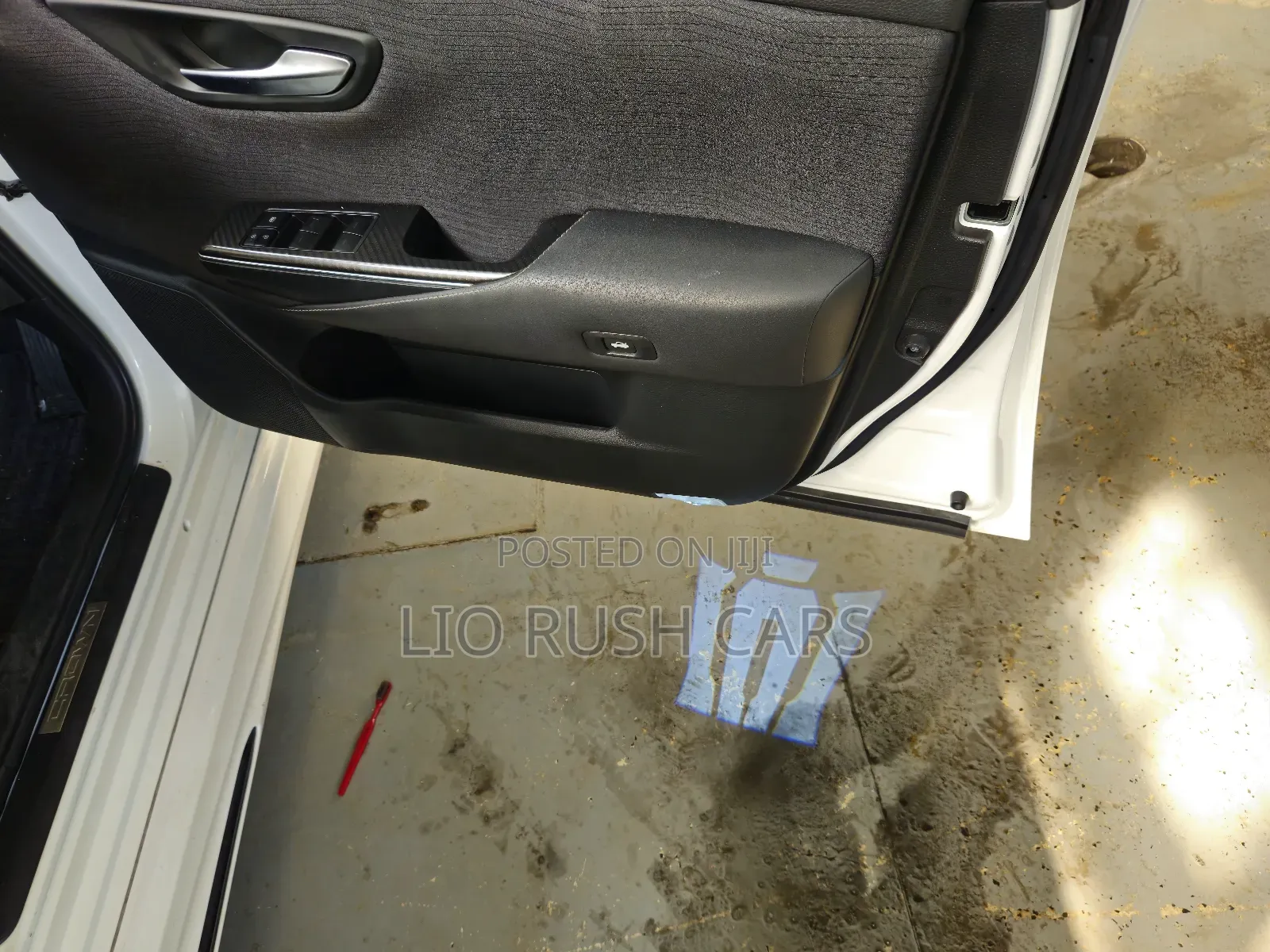 Toyota Crown 2019 White