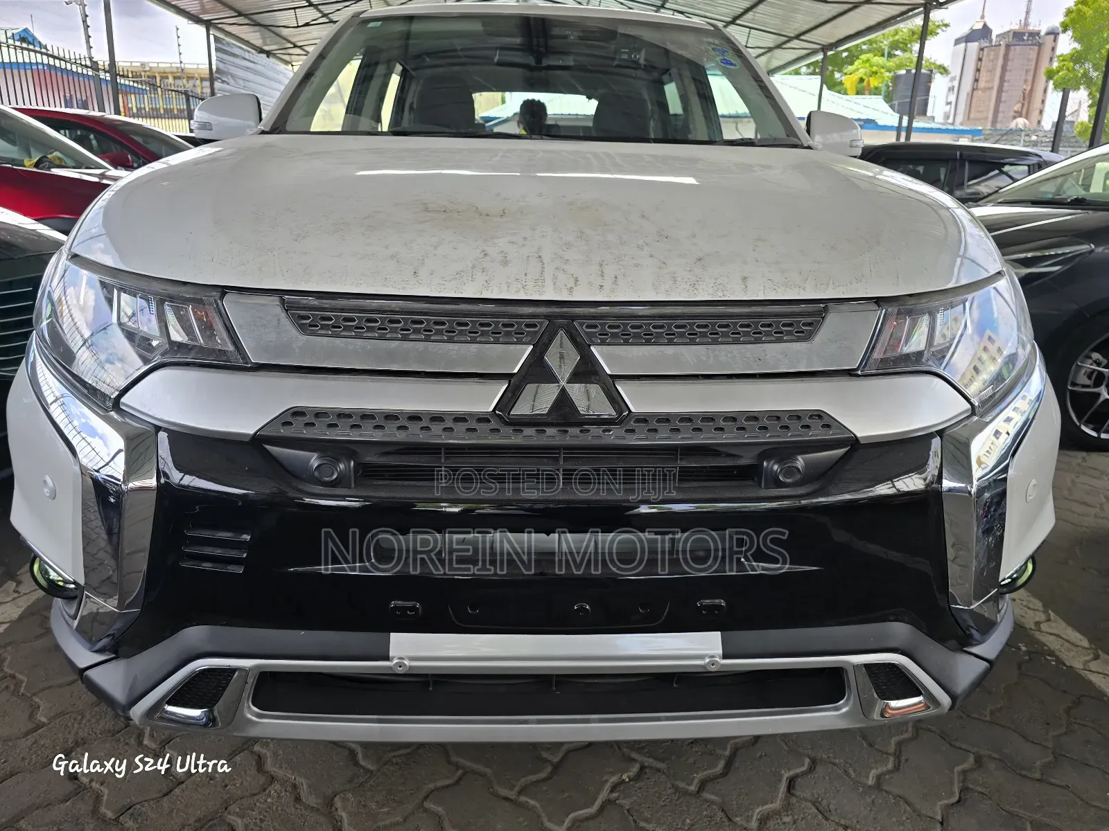 Mitsubishi Outlander 2019 Off white
