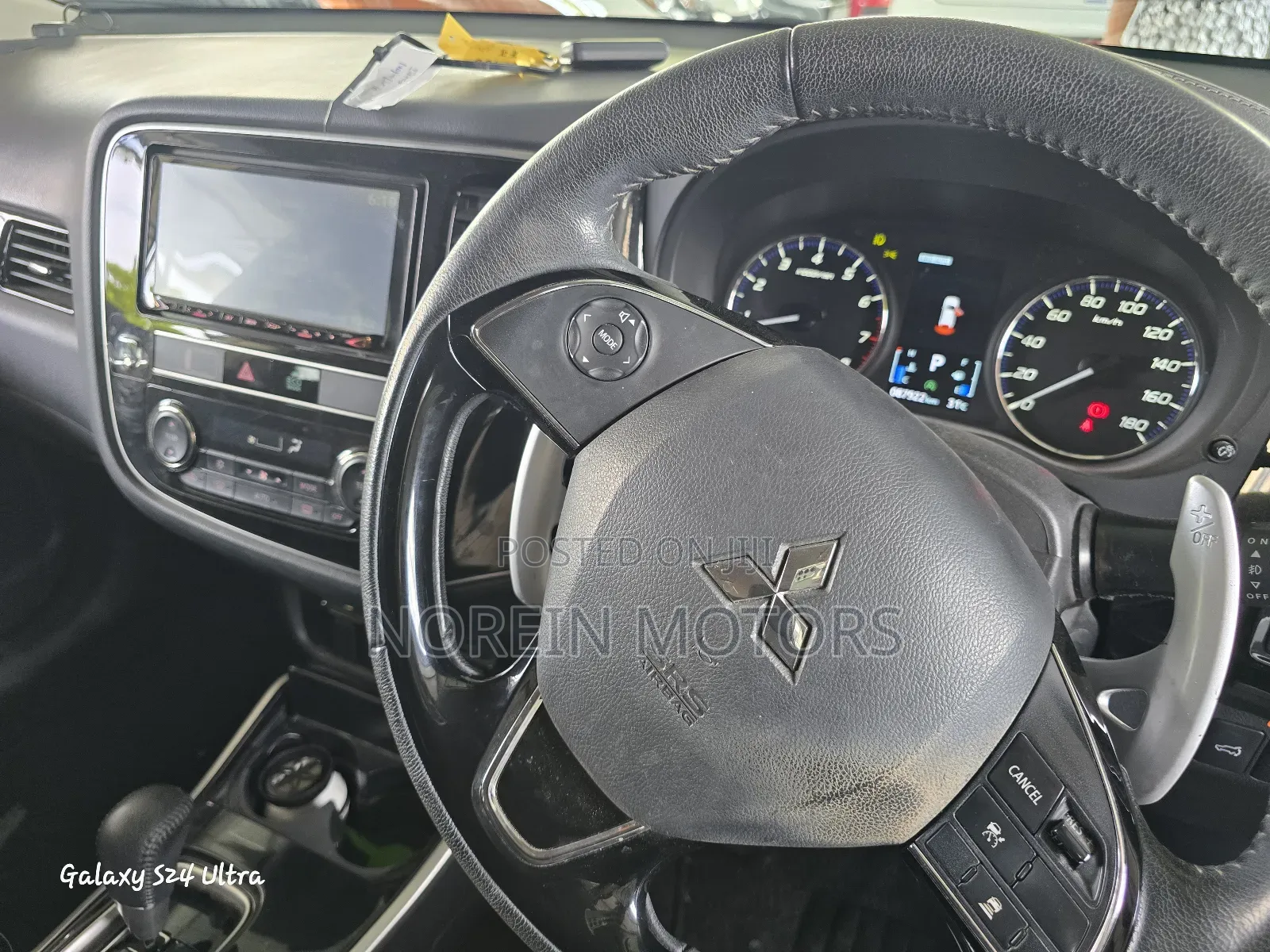 Mitsubishi Outlander 2019 Off white