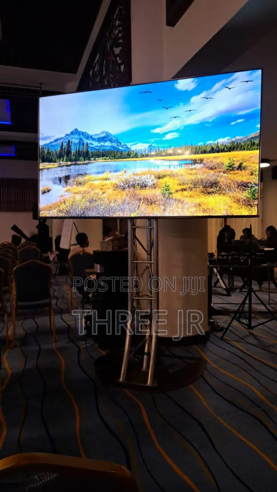 75 Inch Tv Screen for Hire Available in Meetings