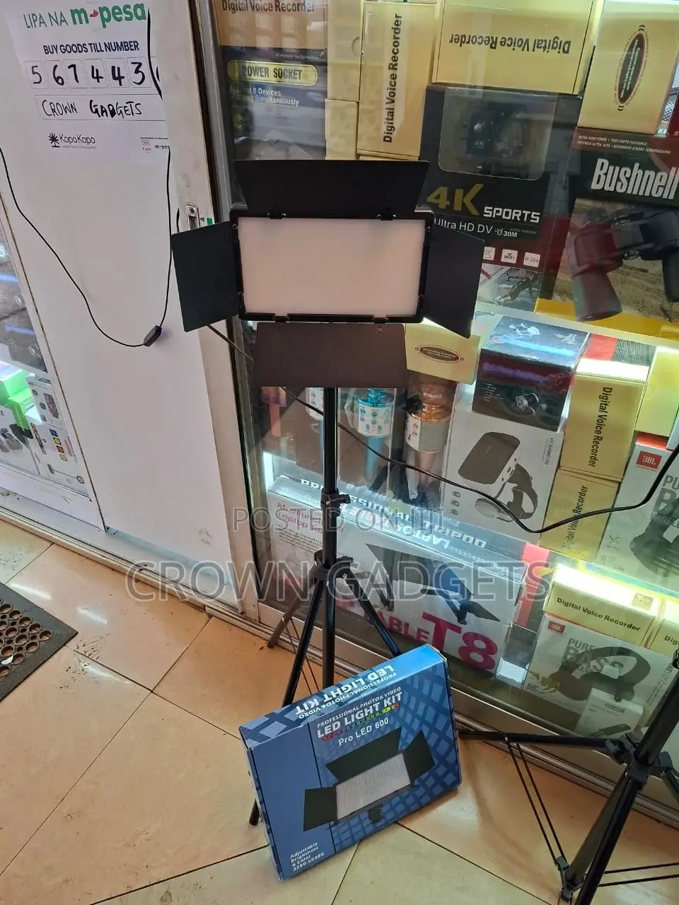 U600original Pro Led 600 Lighting Kit With Stand for Creators