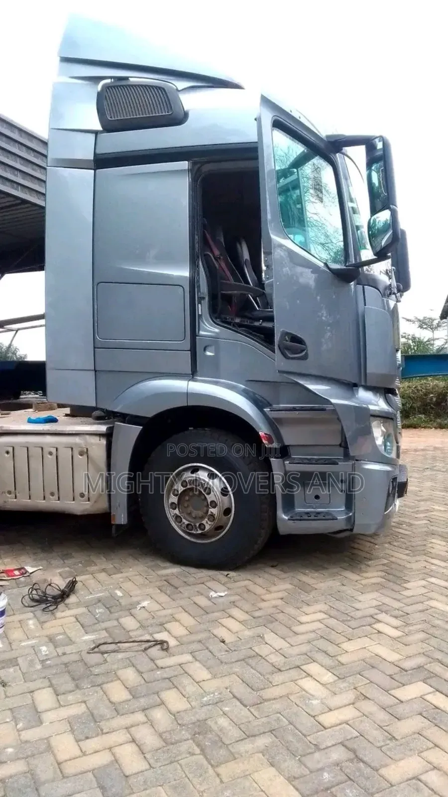 Transit Trailers at Hand for Logistics Services