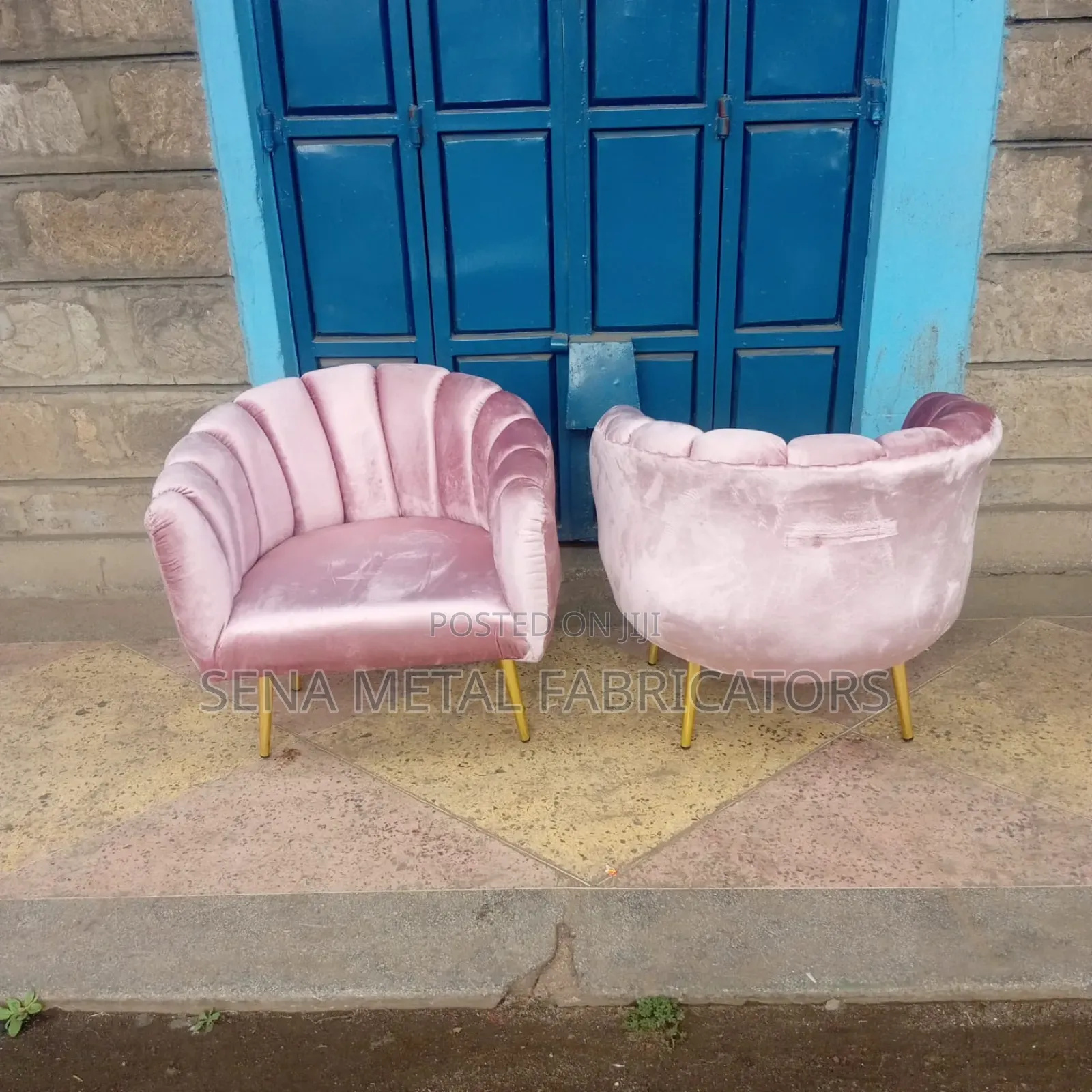 Pink Velvety Accent Chairs for Living Room Set Up.