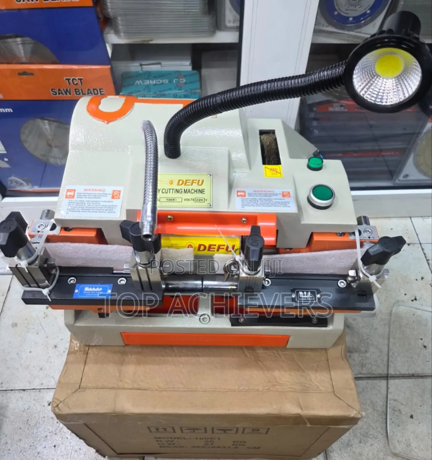 Quality Key Cutting Machine/Defu Key Cutting Machine