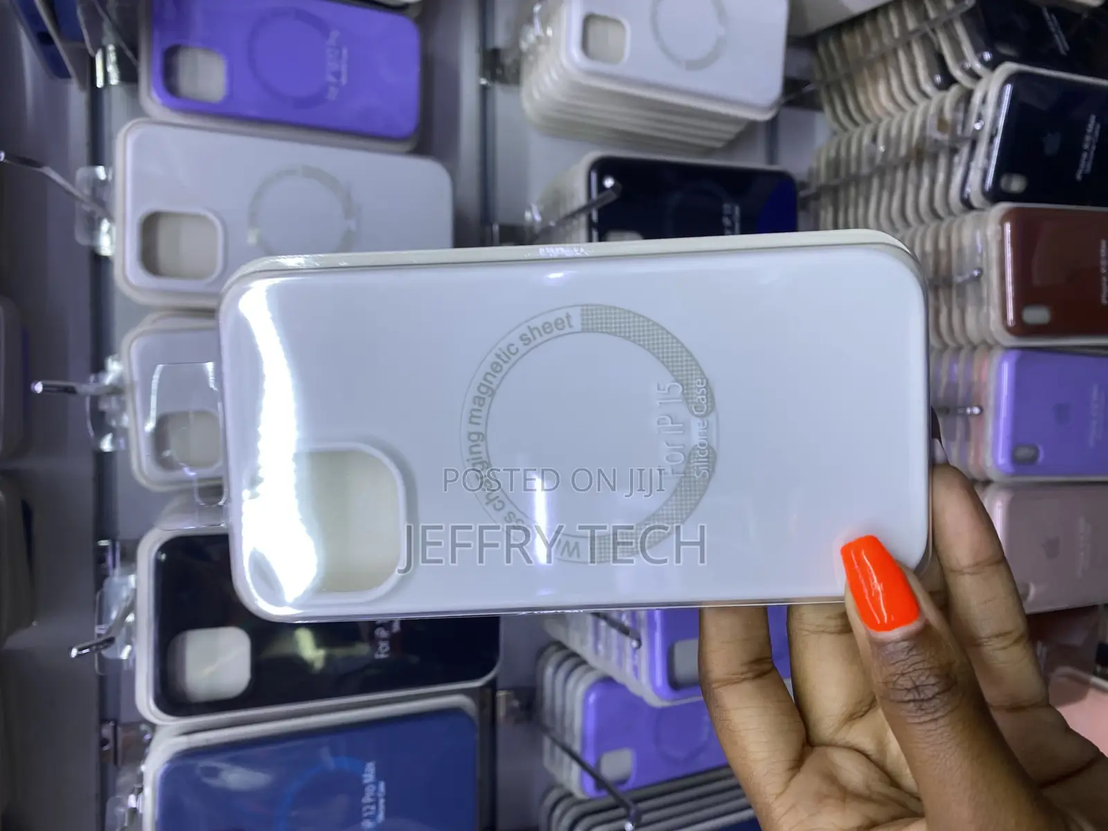 Bueder Apple iPhone 15 Silicone Case With Magsafe