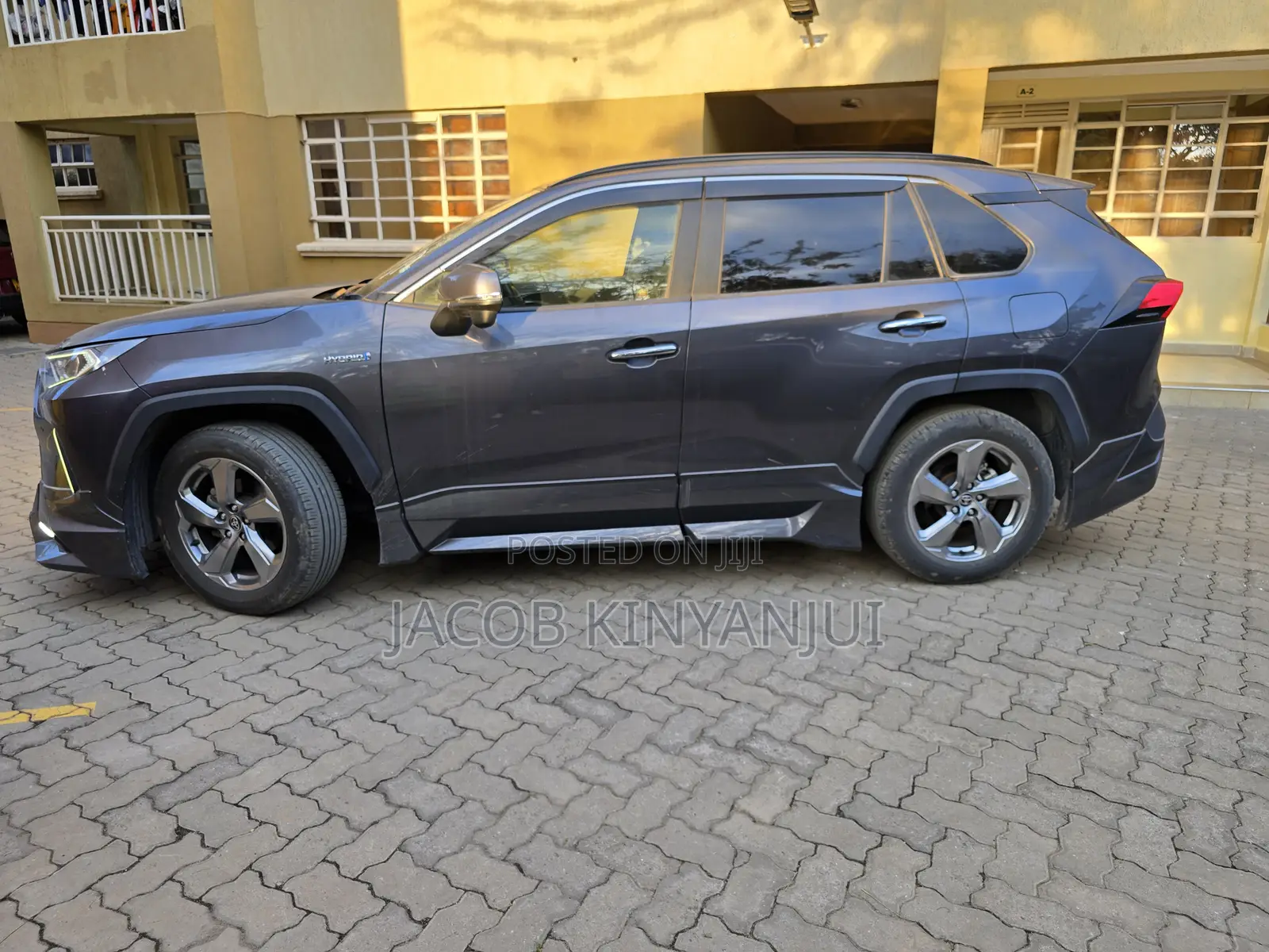 Toyota RAV4 Hybrid 2019 Gray