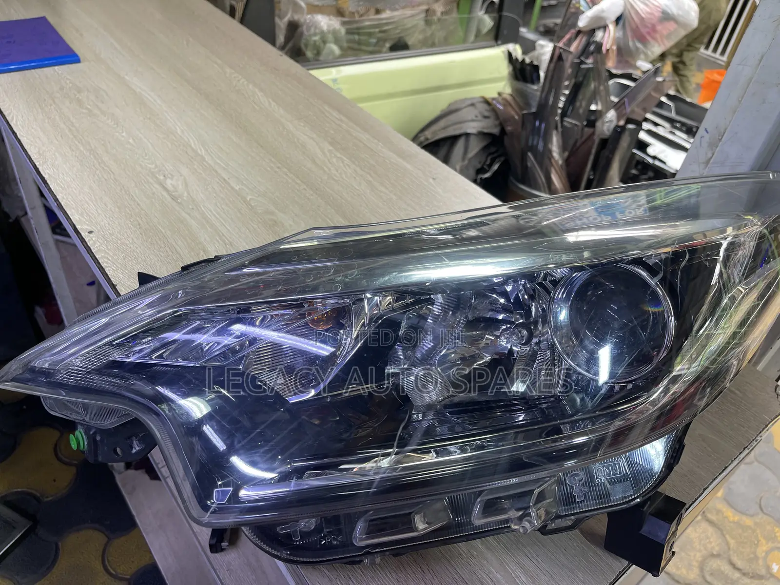 Nissan Note Headlight (Part No B)