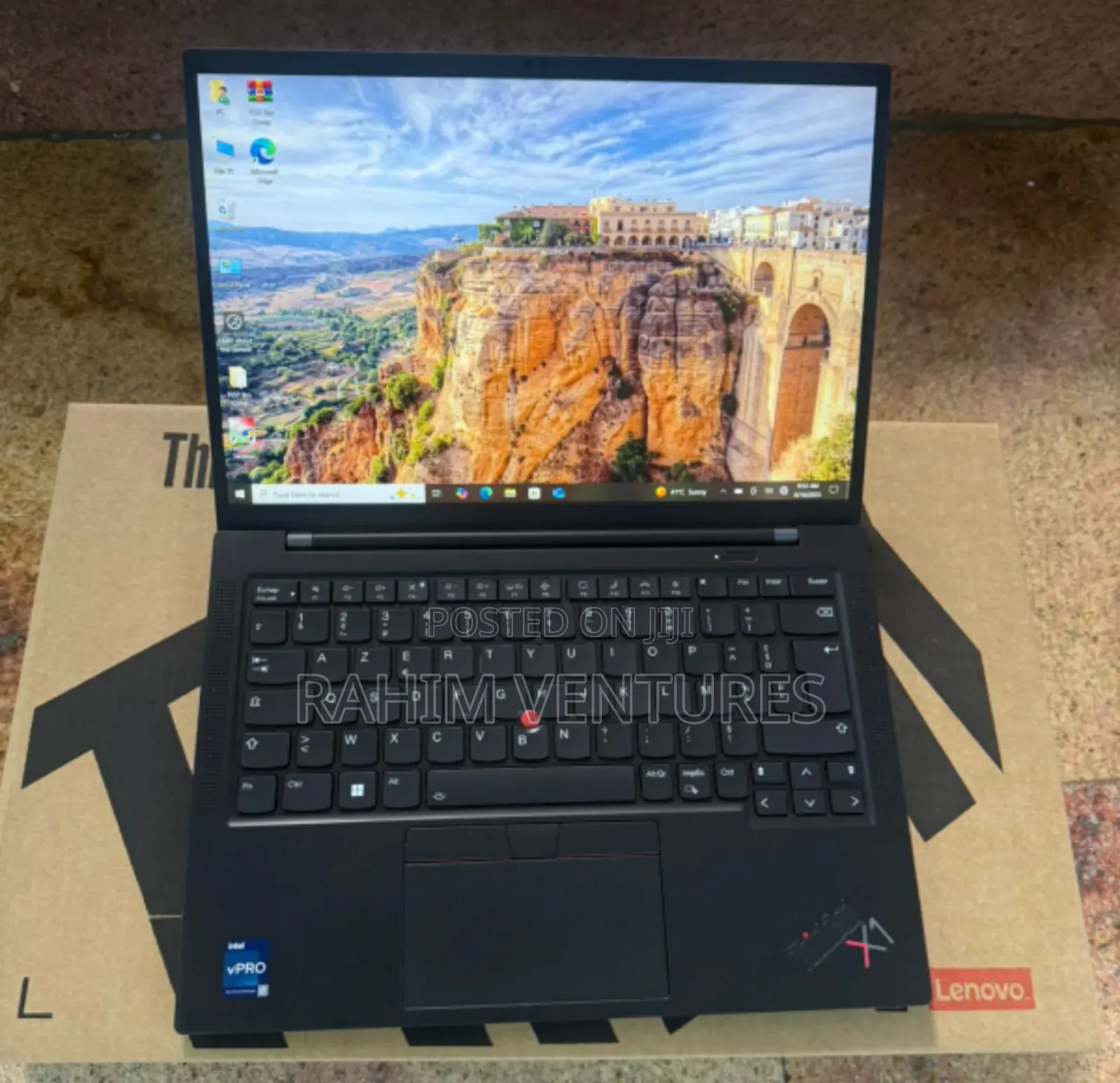 Laptop Lenovo ThinkPad X1 Carbon Gen11 16GB Intel Core i7 SSD 512GB