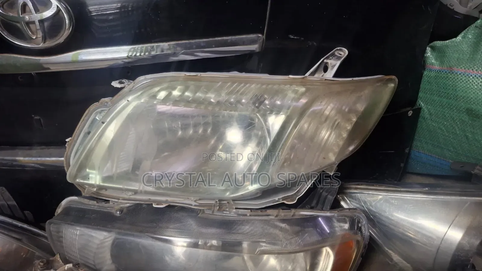 Fielder/Axio 2010 Headlight