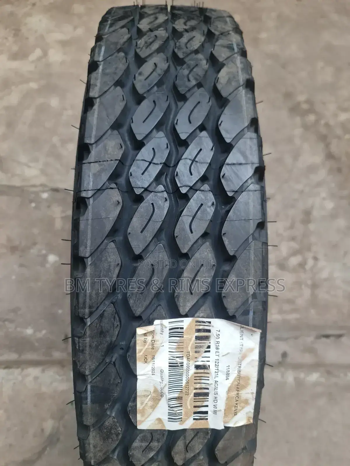 750 R16 Michelin Tyres (Commercial)