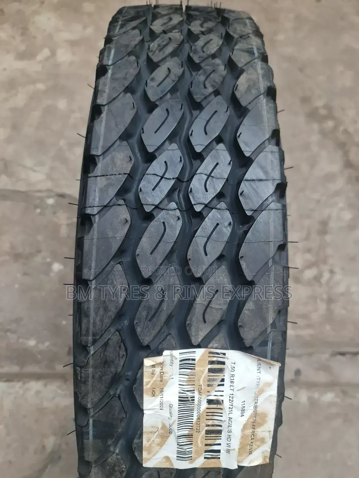 750 R16 Michelin Tyres (Commercial)