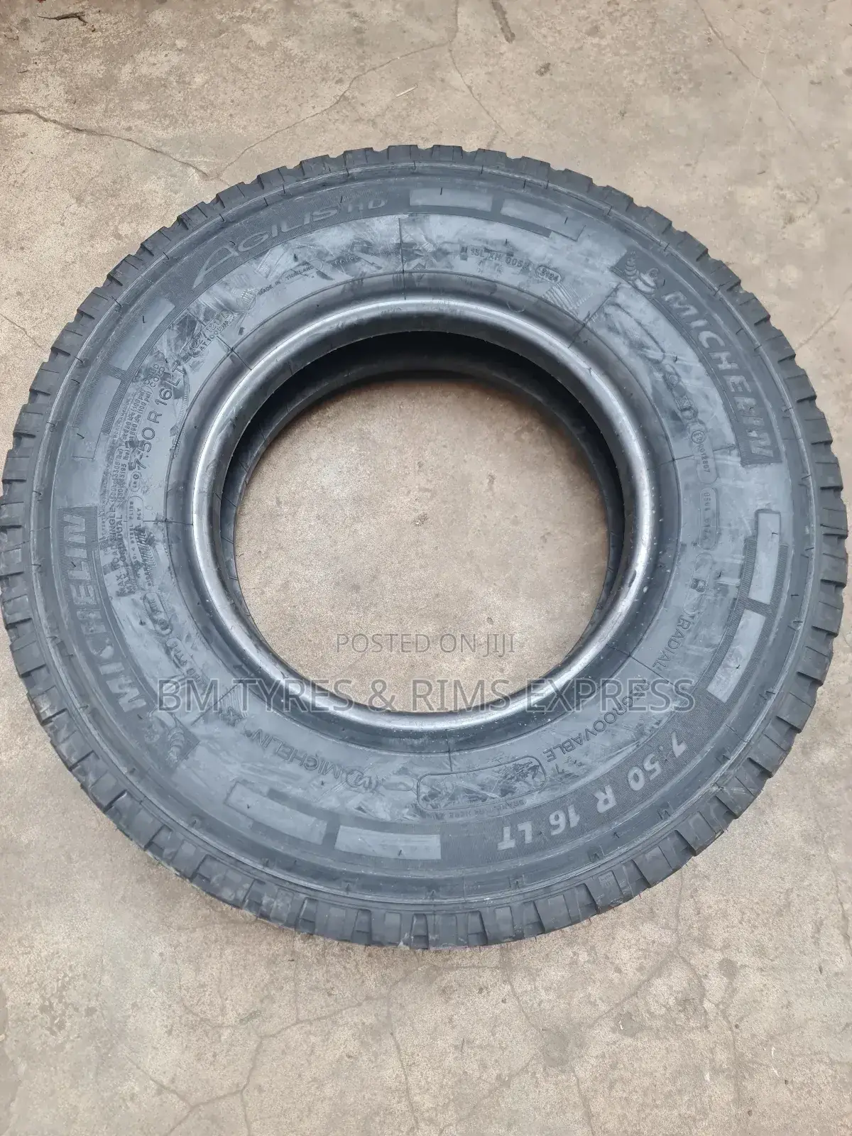 750 R16 Michelin Tyres (Commercial)